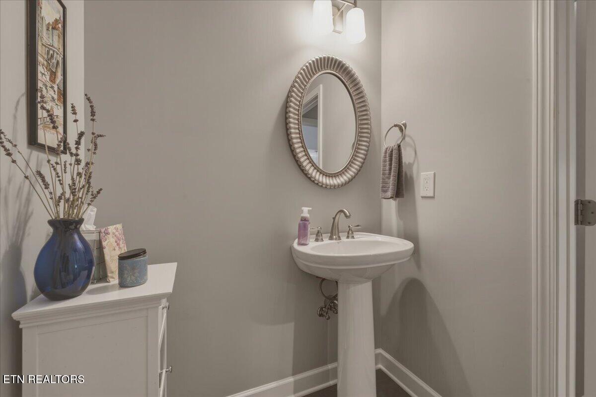 2220 Villa Garden Way Knoxville TN 37932