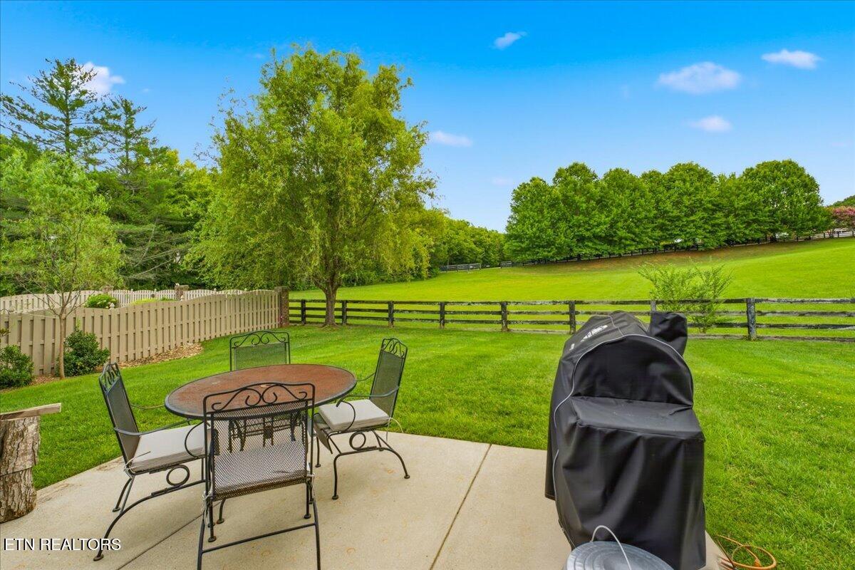 2220 Villa Garden Way Knoxville TN 37932