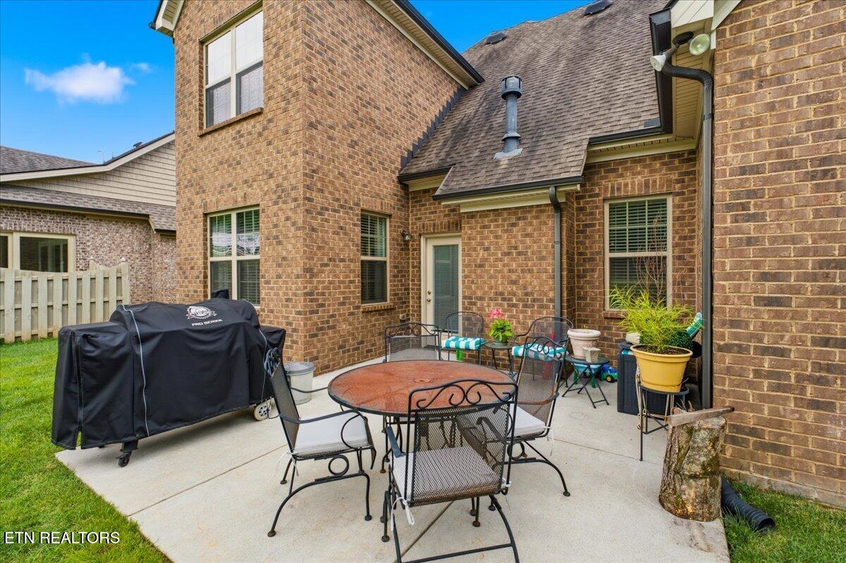 2220 Villa Garden Way Knoxville TN 37932
