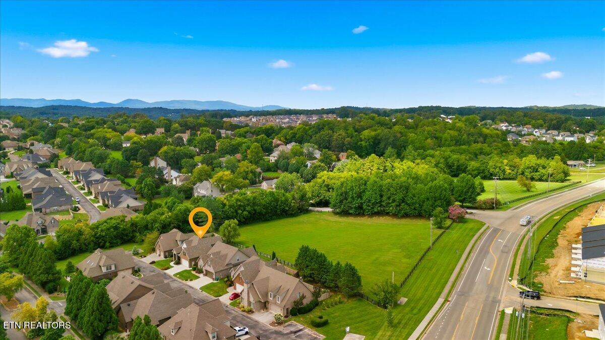 2220 Villa Garden Way Knoxville TN 37932