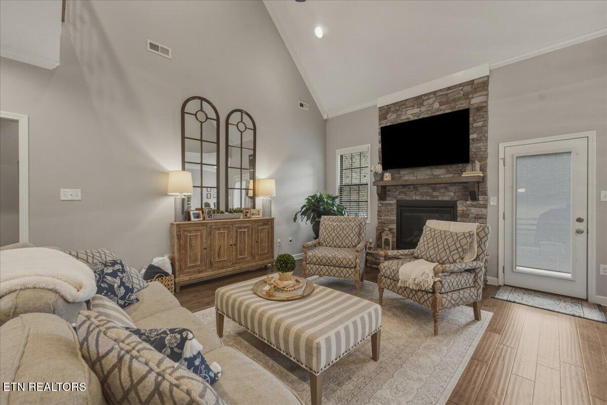2220 Villa Garden Way Knoxville TN 37932