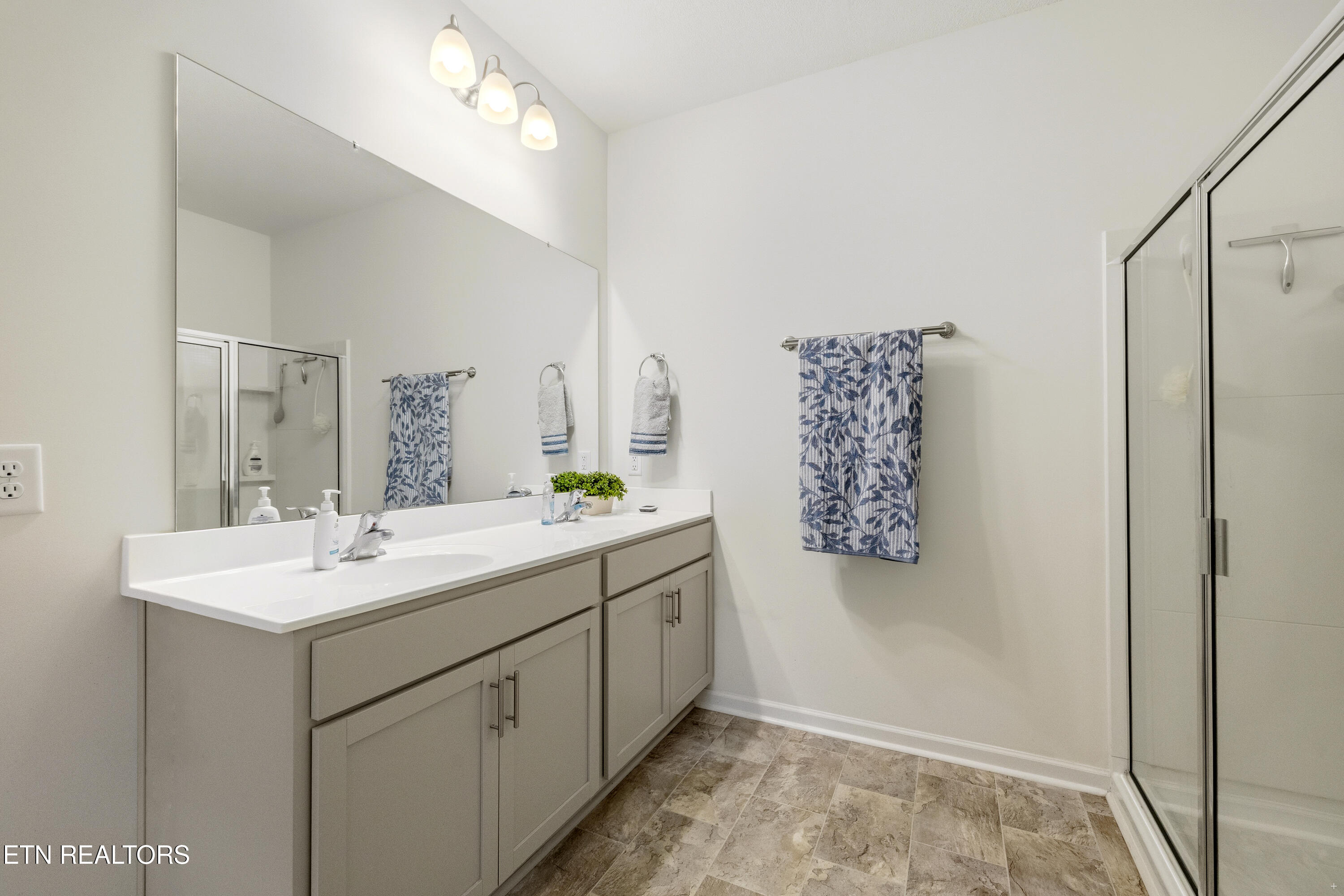 8039 Dennis Fox Lane Knoxville TN 37938