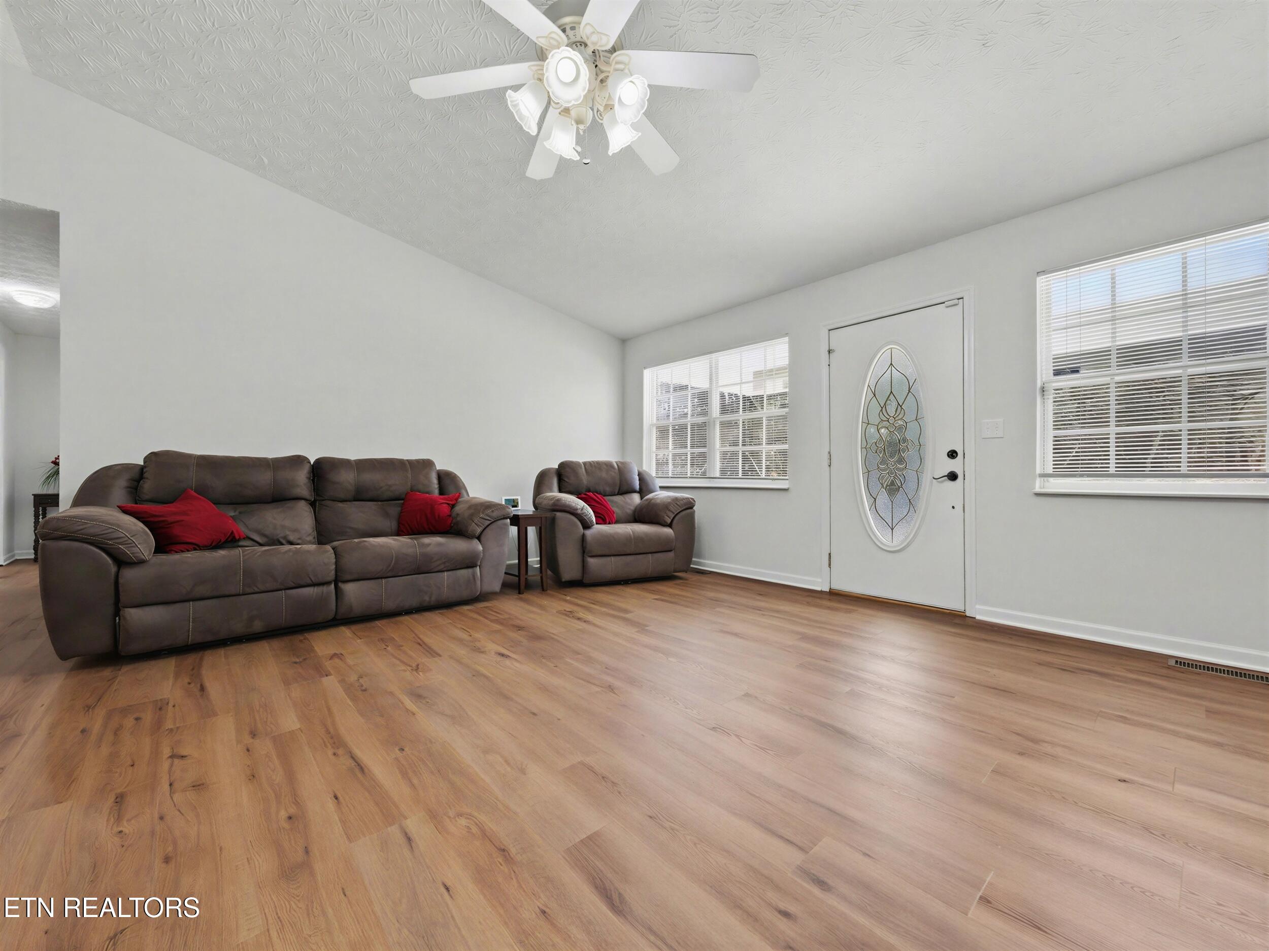 786 Pine Mountain Road Pigeon Forge TN 37863