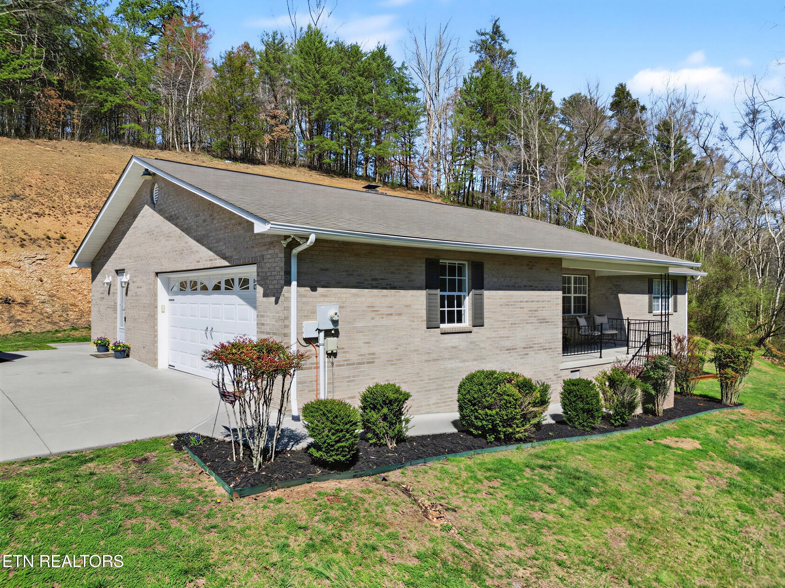 786 Pine Mountain Road Pigeon Forge TN 37863