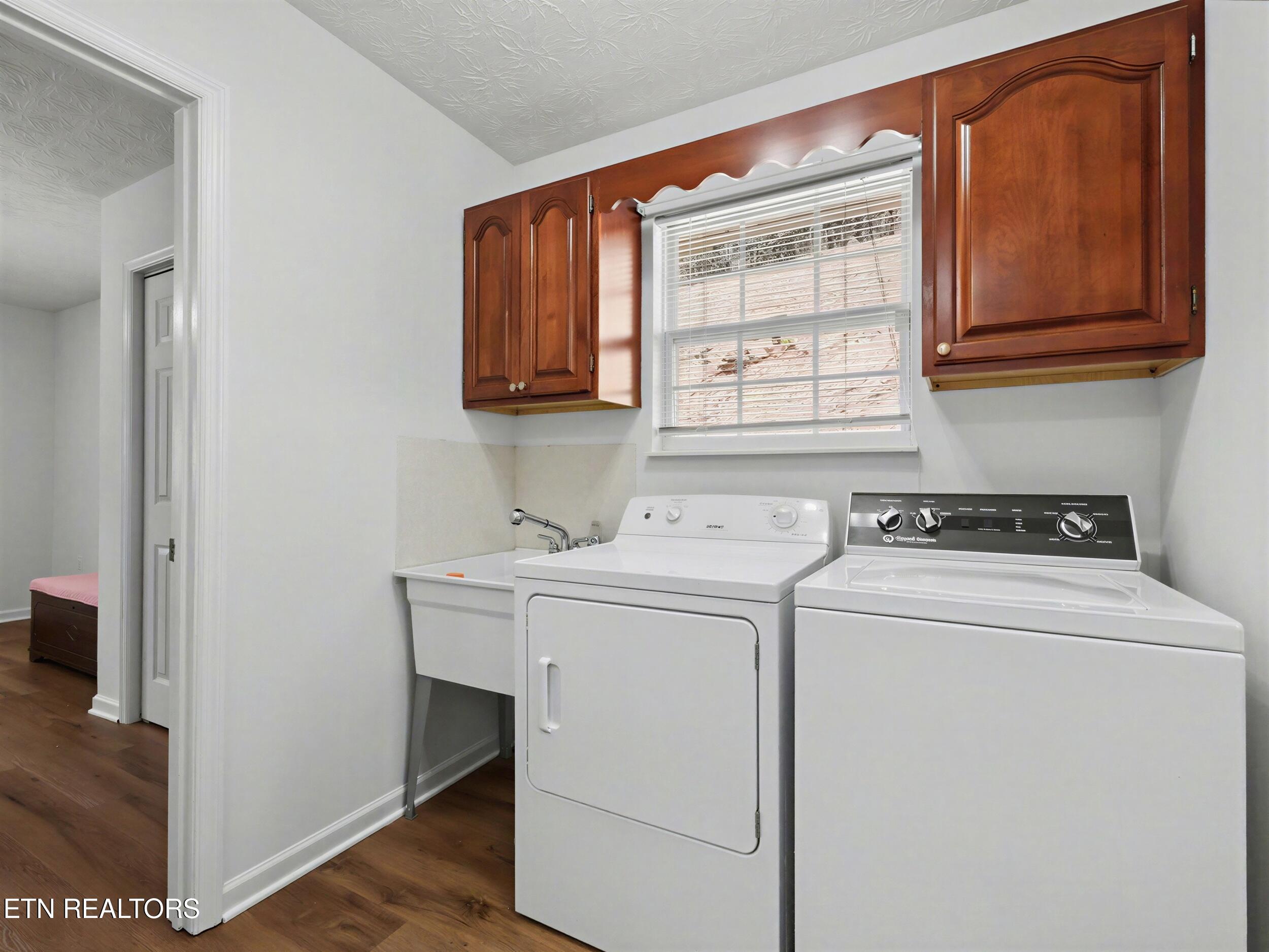 786 Pine Mountain Road Pigeon Forge TN 37863