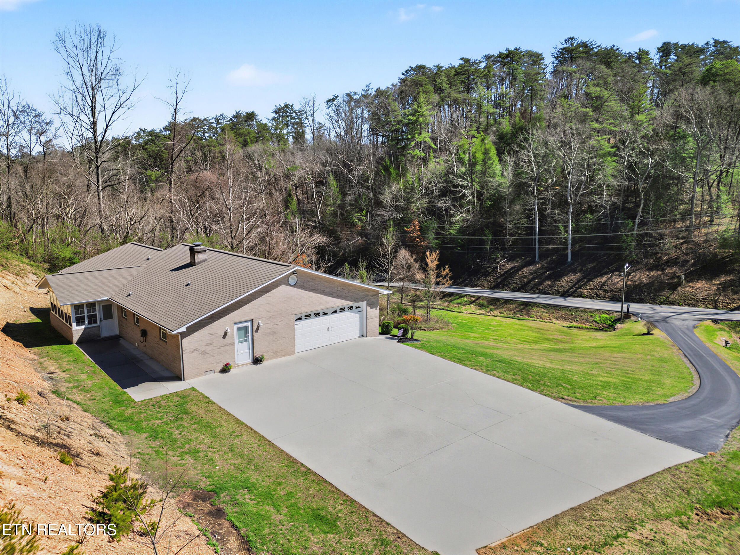 786 Pine Mountain Road Pigeon Forge TN 37863