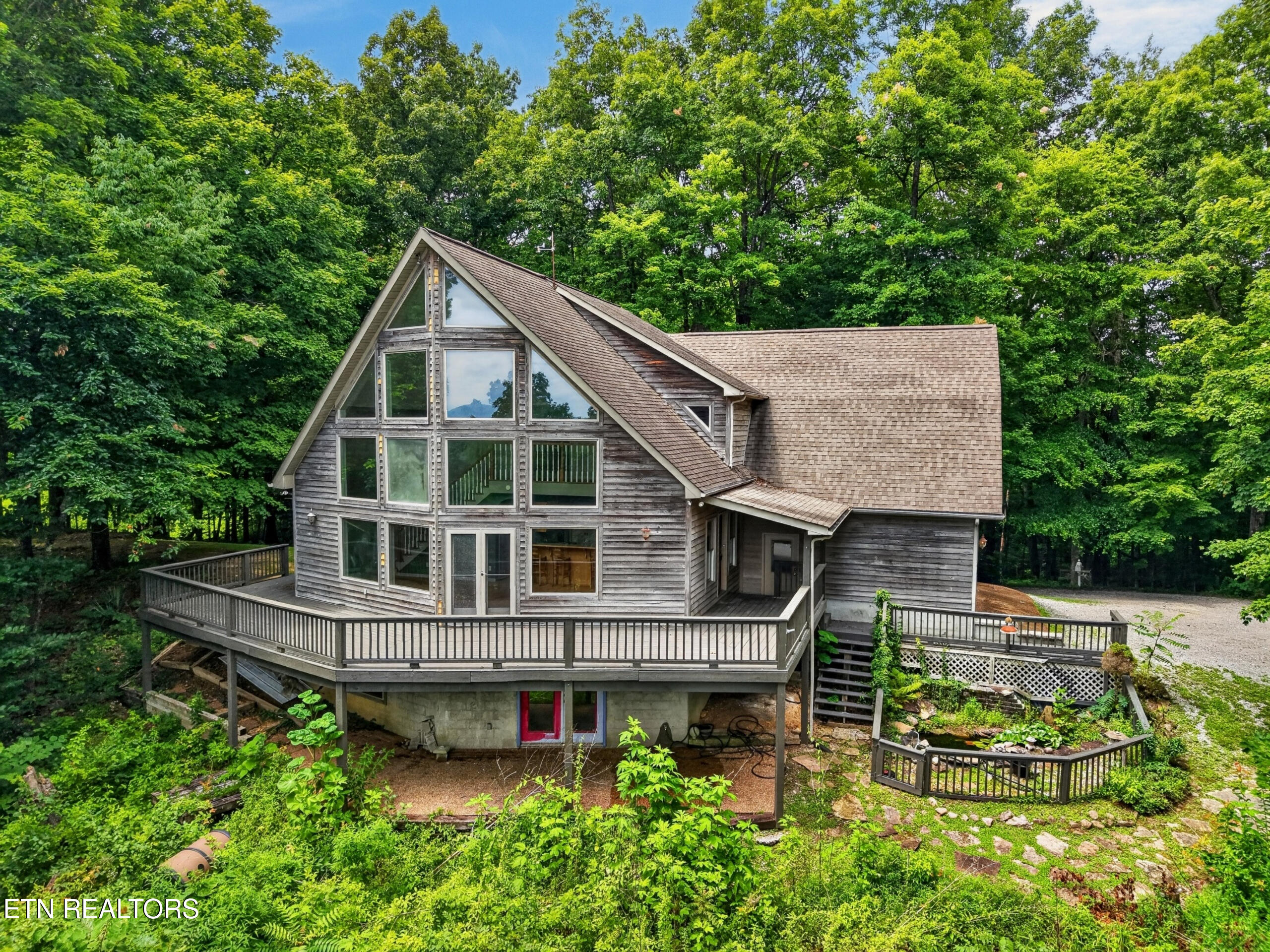 2946 Pen Hook Road Monterey TN 38574