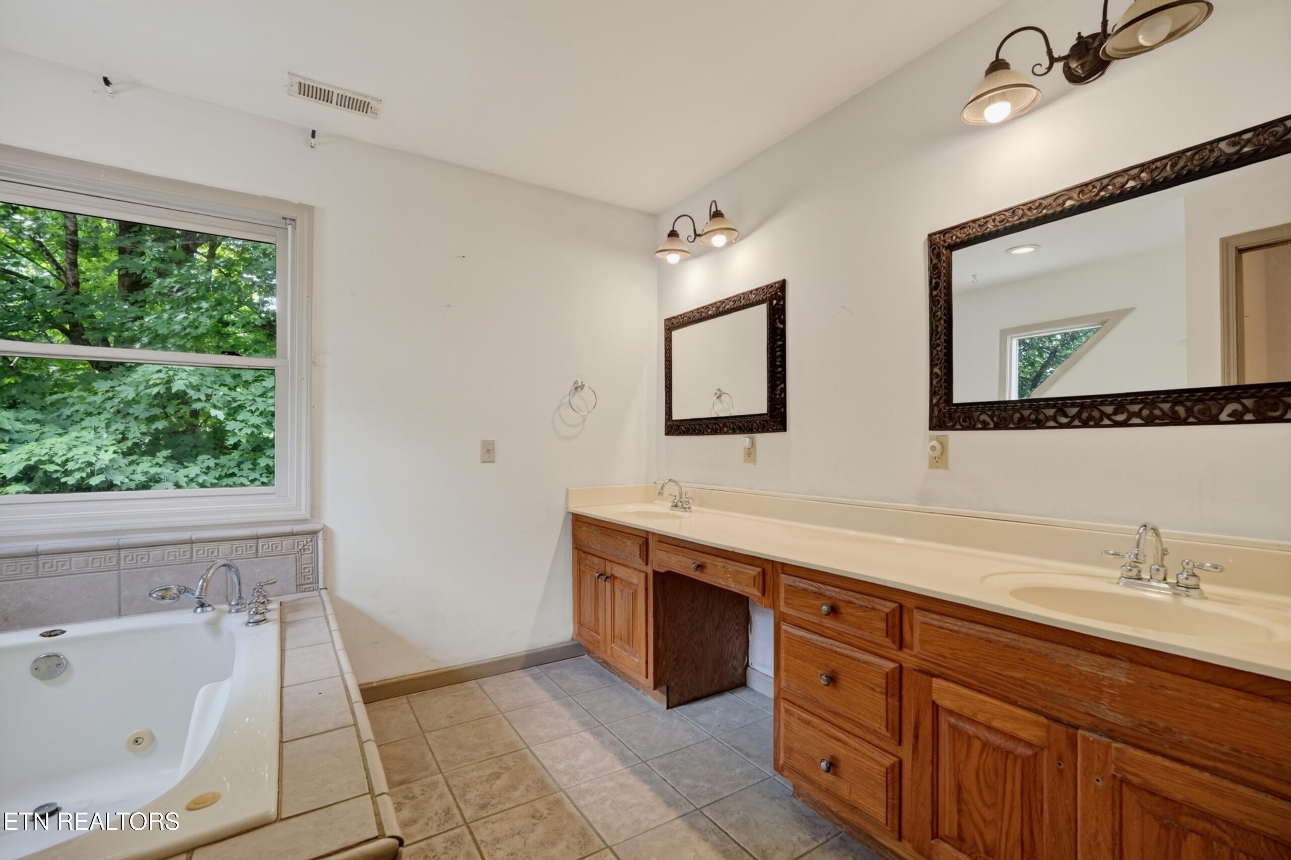 2946 Pen Hook Road Monterey TN 38574