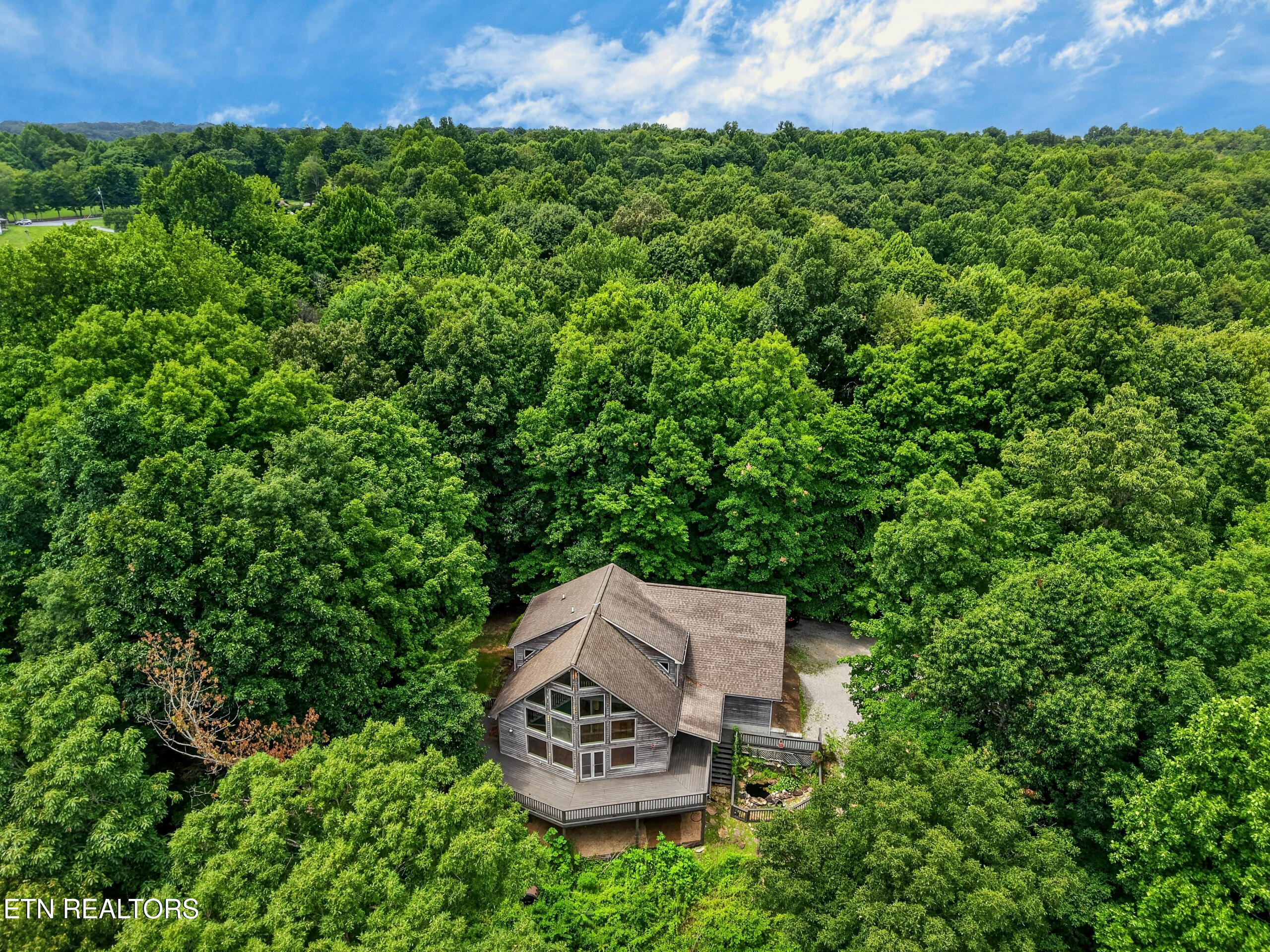 2946 Pen Hook Road Monterey TN 38574