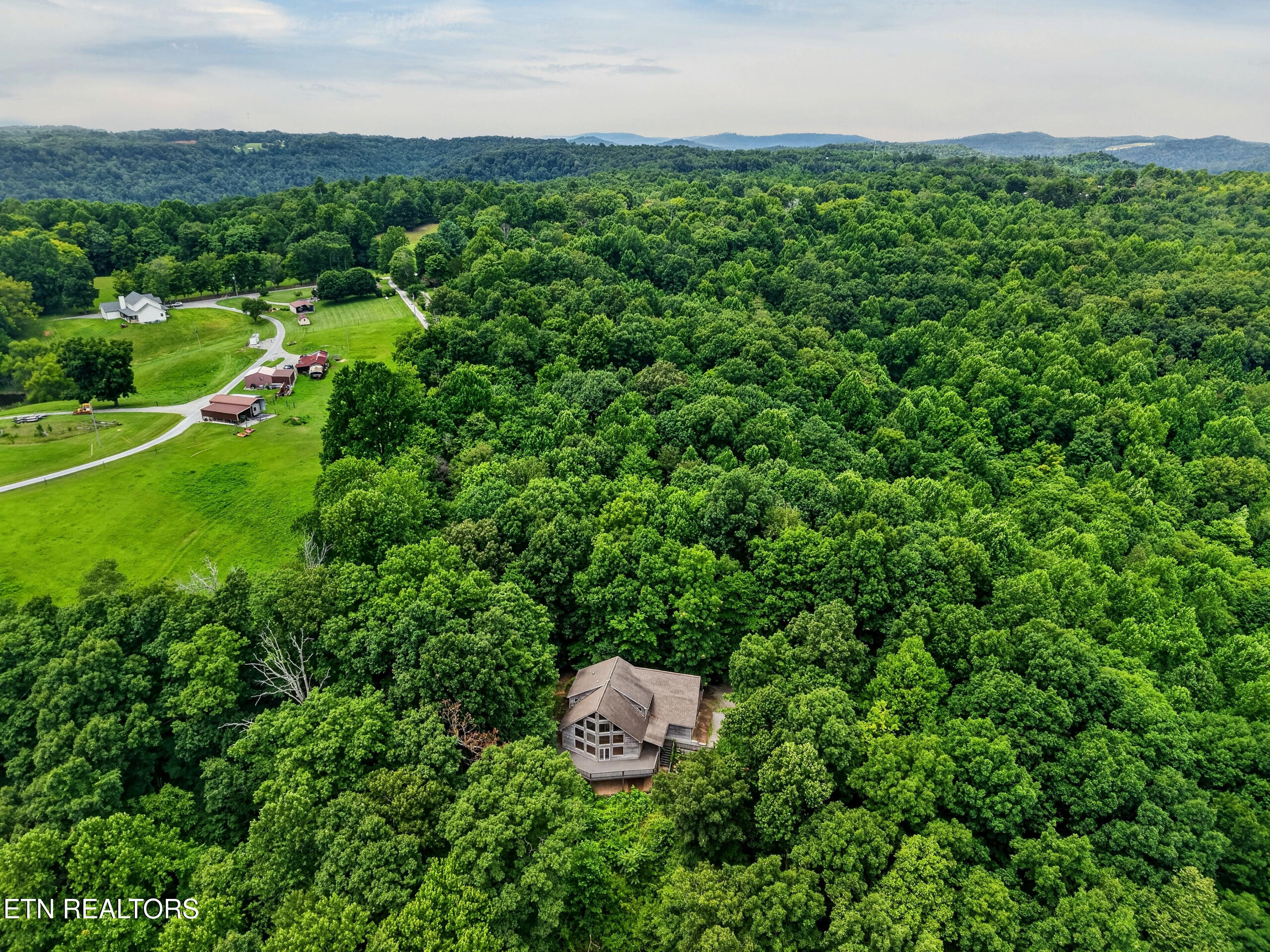 2946 Pen Hook Road Monterey TN 38574