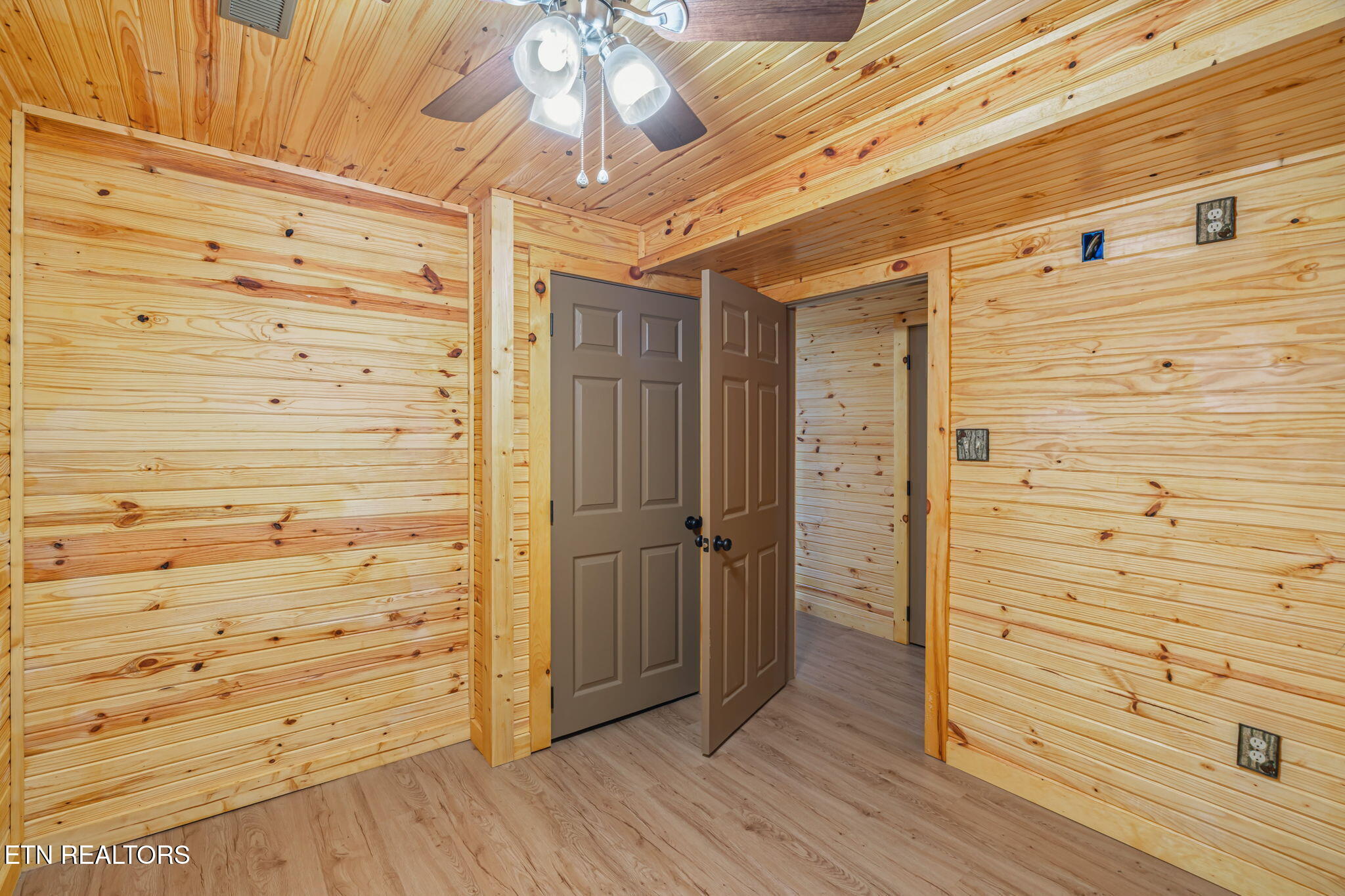 1732 Ed Huff Circle Sevierville TN 37876