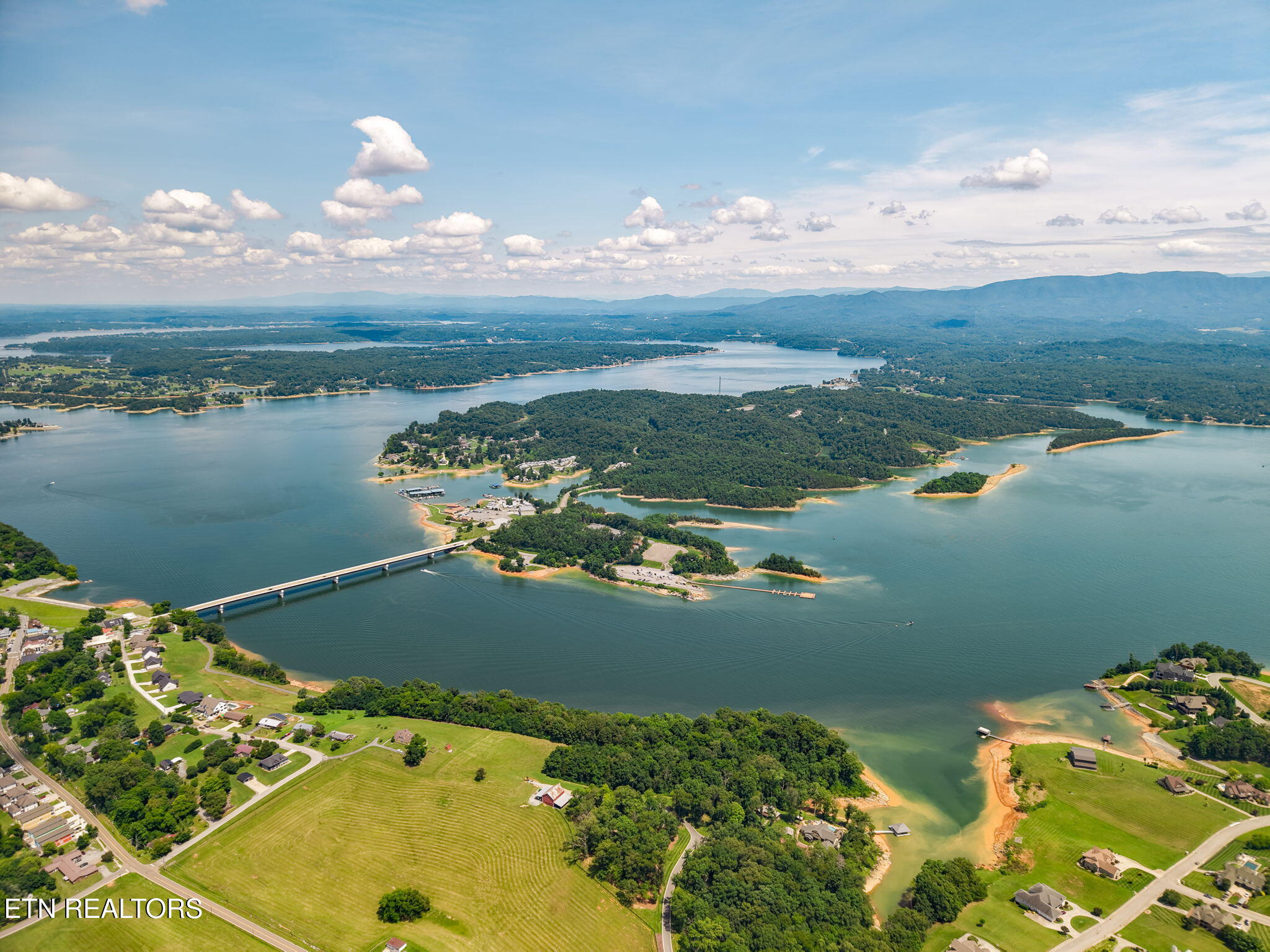 2201 Majestic Circle Dandridge TN 37725