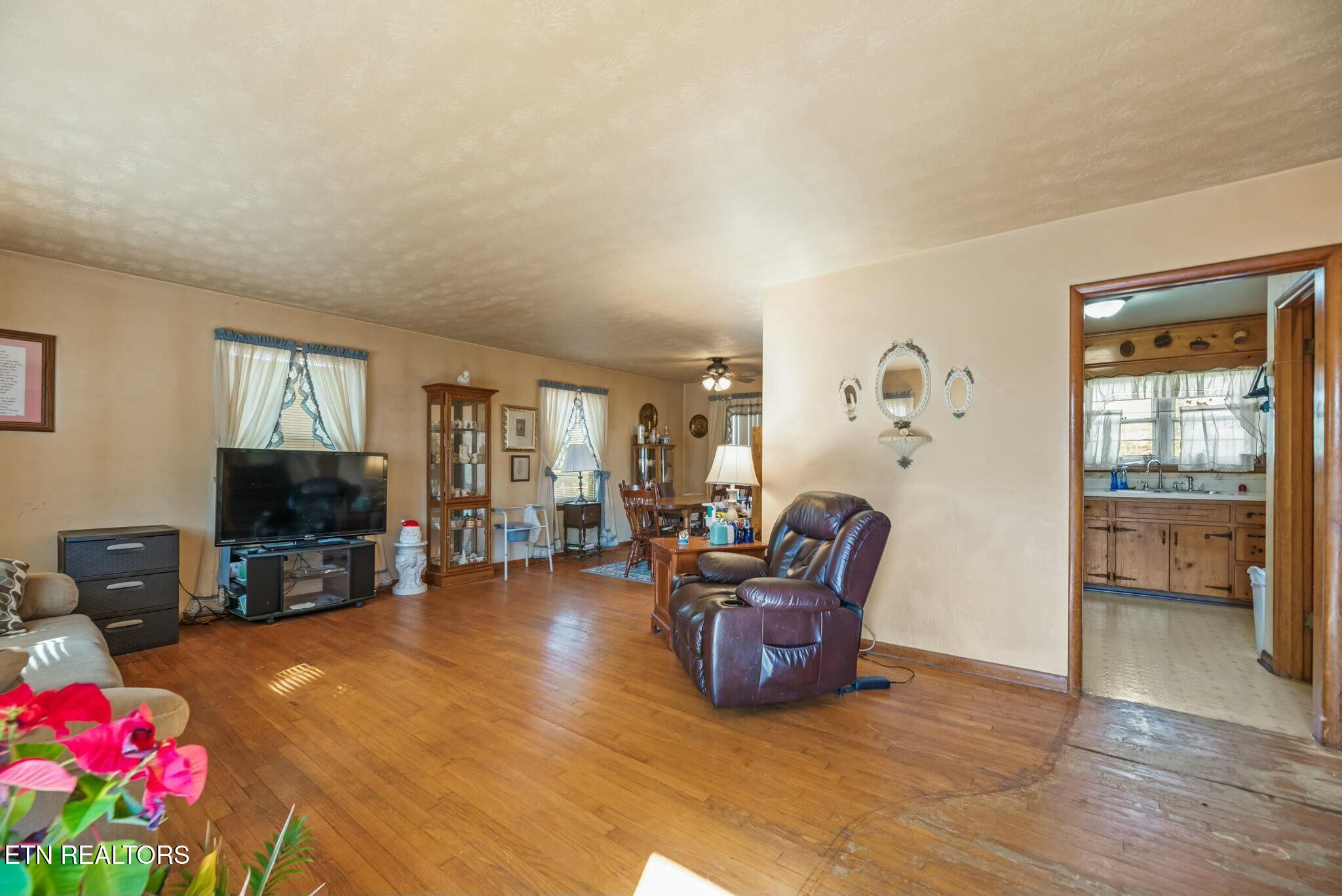 2629 Rahn Avenue Maryville TN 37804