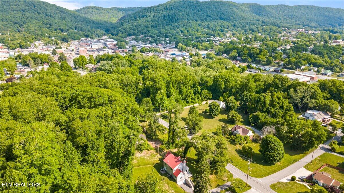 710 S Tennessee Avenue Lafollette TN 37766