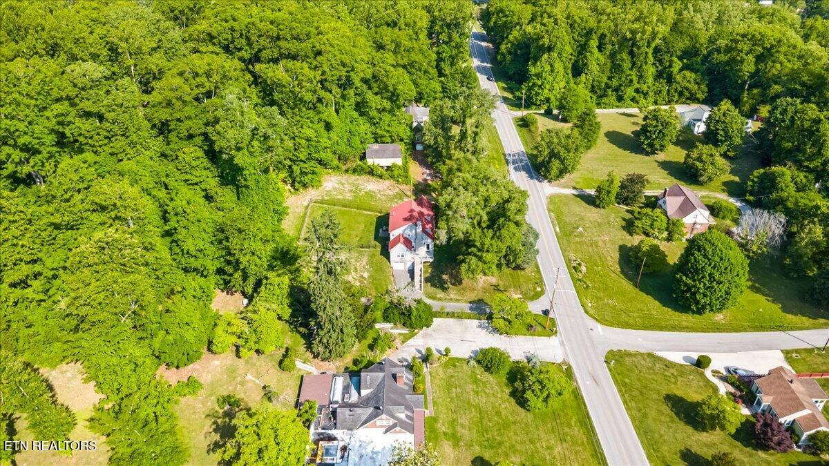 710 S Tennessee Avenue Lafollette TN 37766