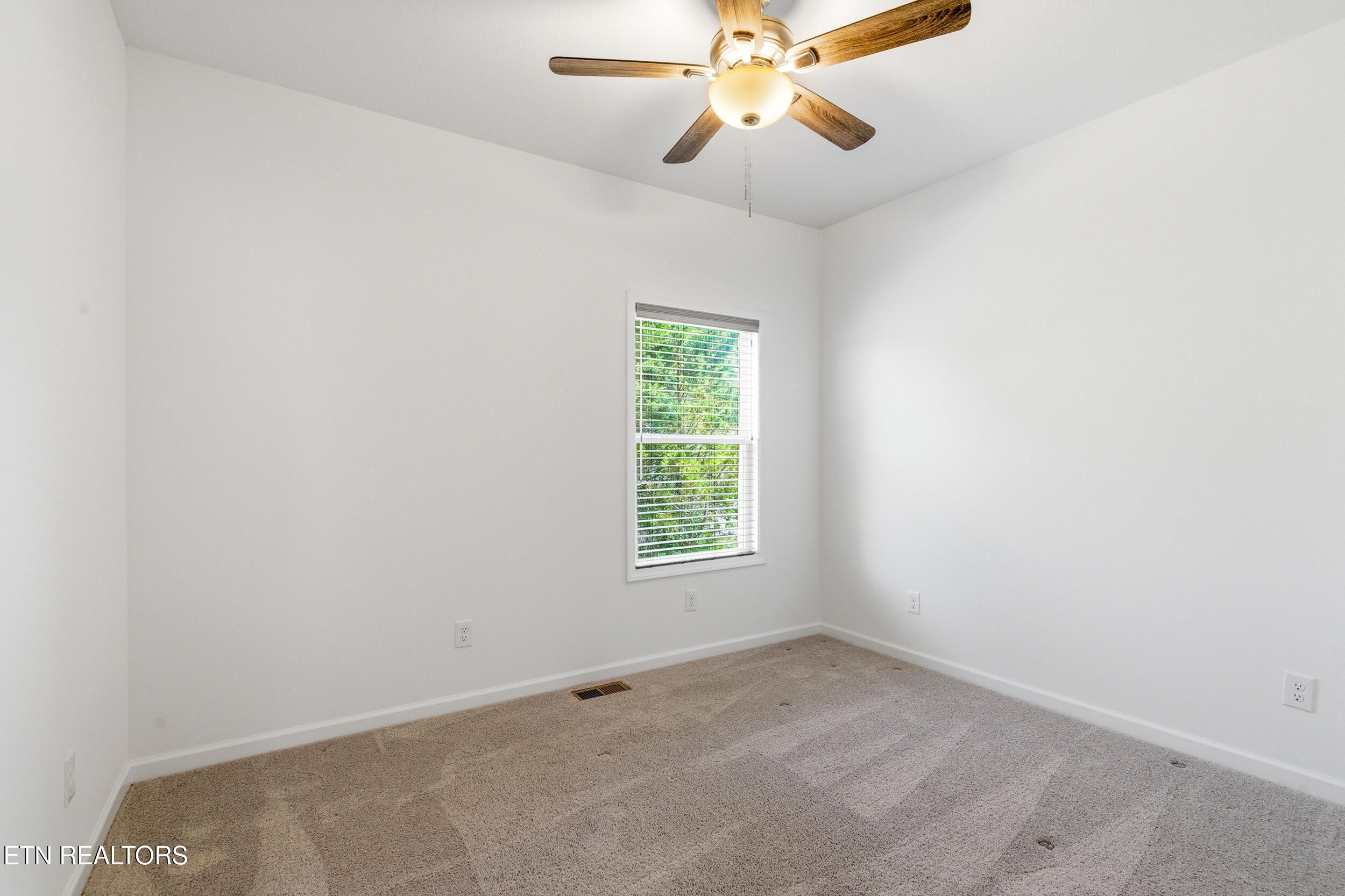 108 Wind Chase Way Madisonville TN 37354