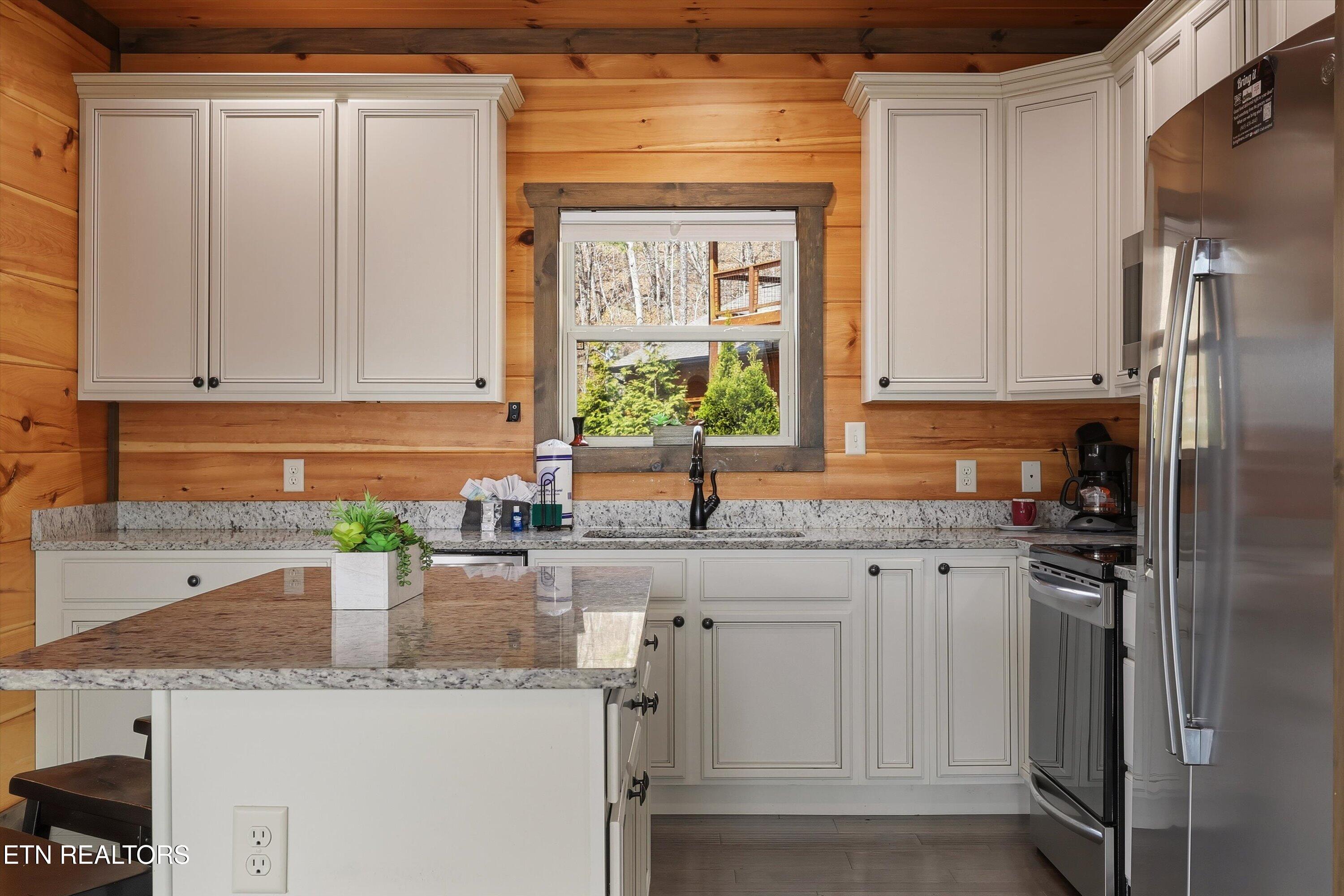 4541 Shangrila Way Sevierville TN 37876