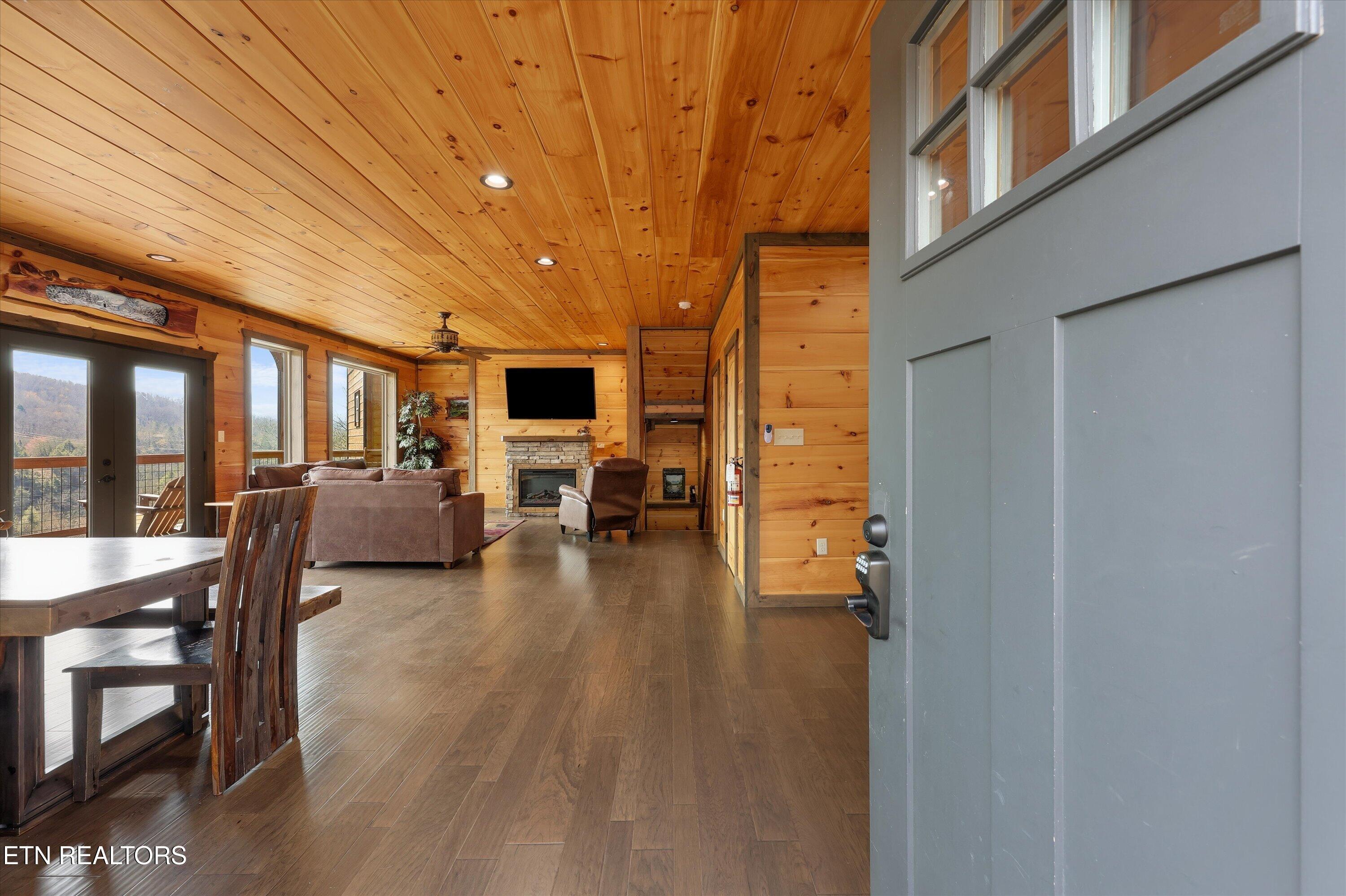 4541 Shangrila Way Sevierville TN 37876