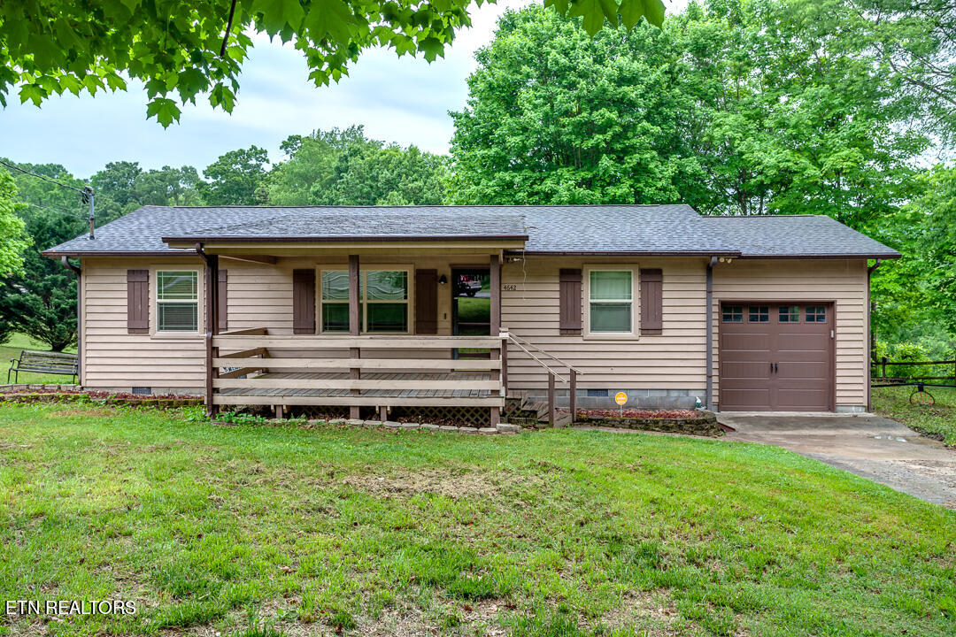 4642 Moon Lane Strawberry Plains TN 37871