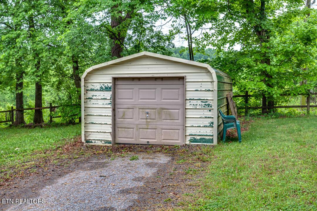 4642 Moon Lane Strawberry Plains TN 37871