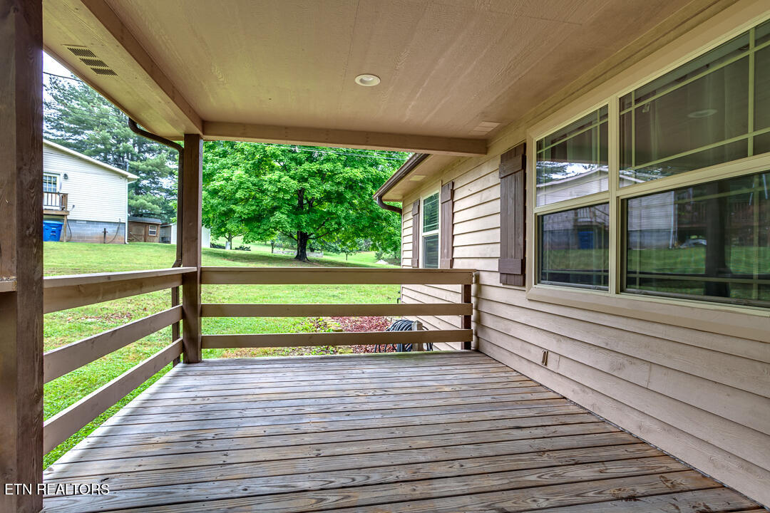 4642 Moon Lane Strawberry Plains TN 37871