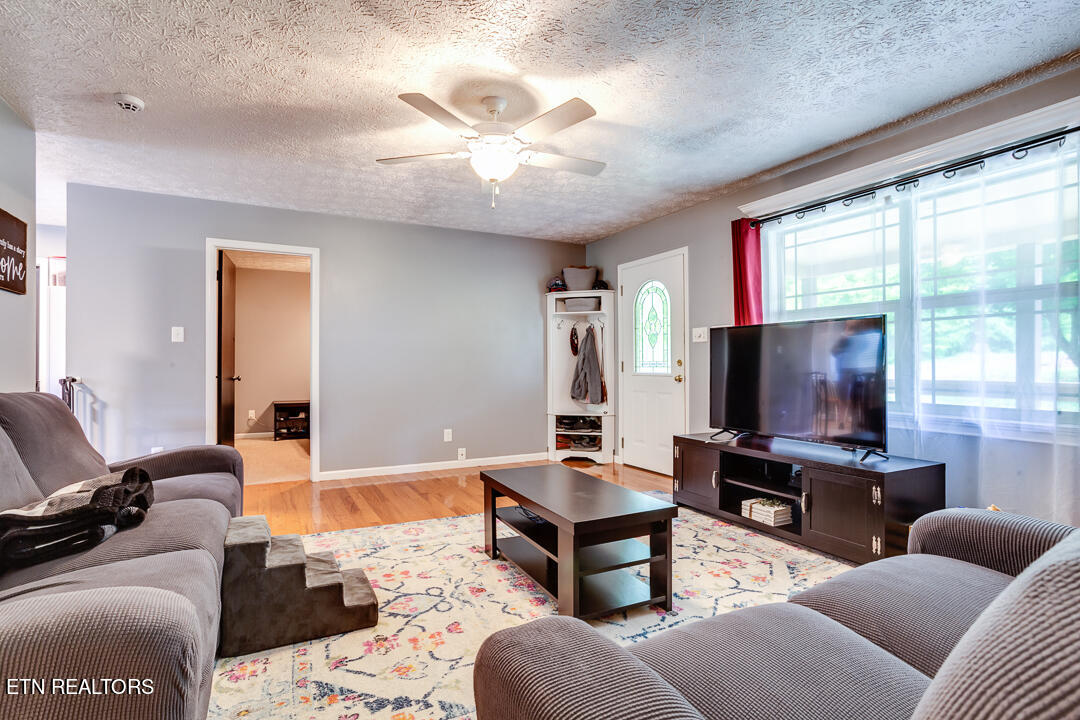 4642 Moon Lane Strawberry Plains TN 37871