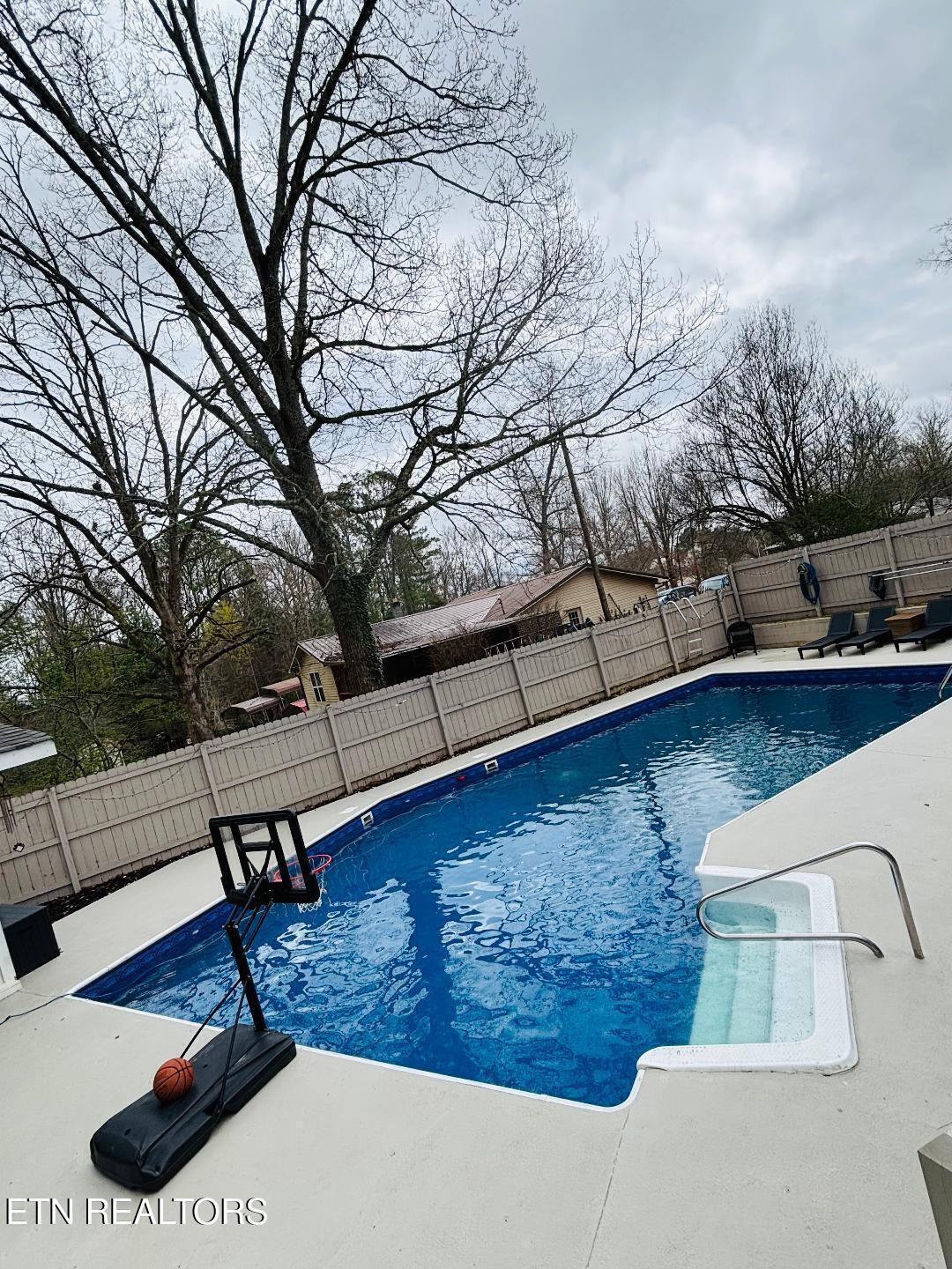 196 County Road 142 Riceville TN 37370