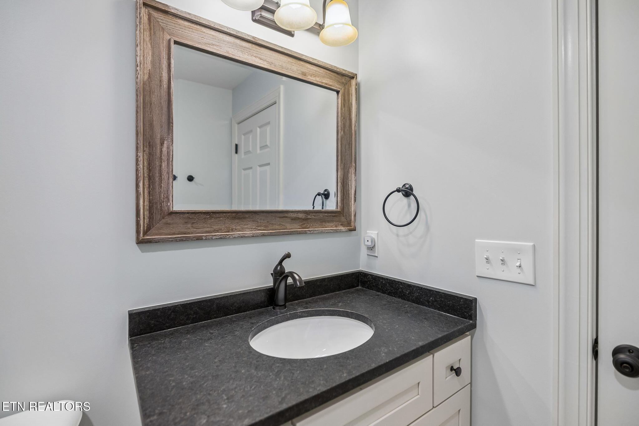185 W Deer Village Lane Lafollette TN 37766