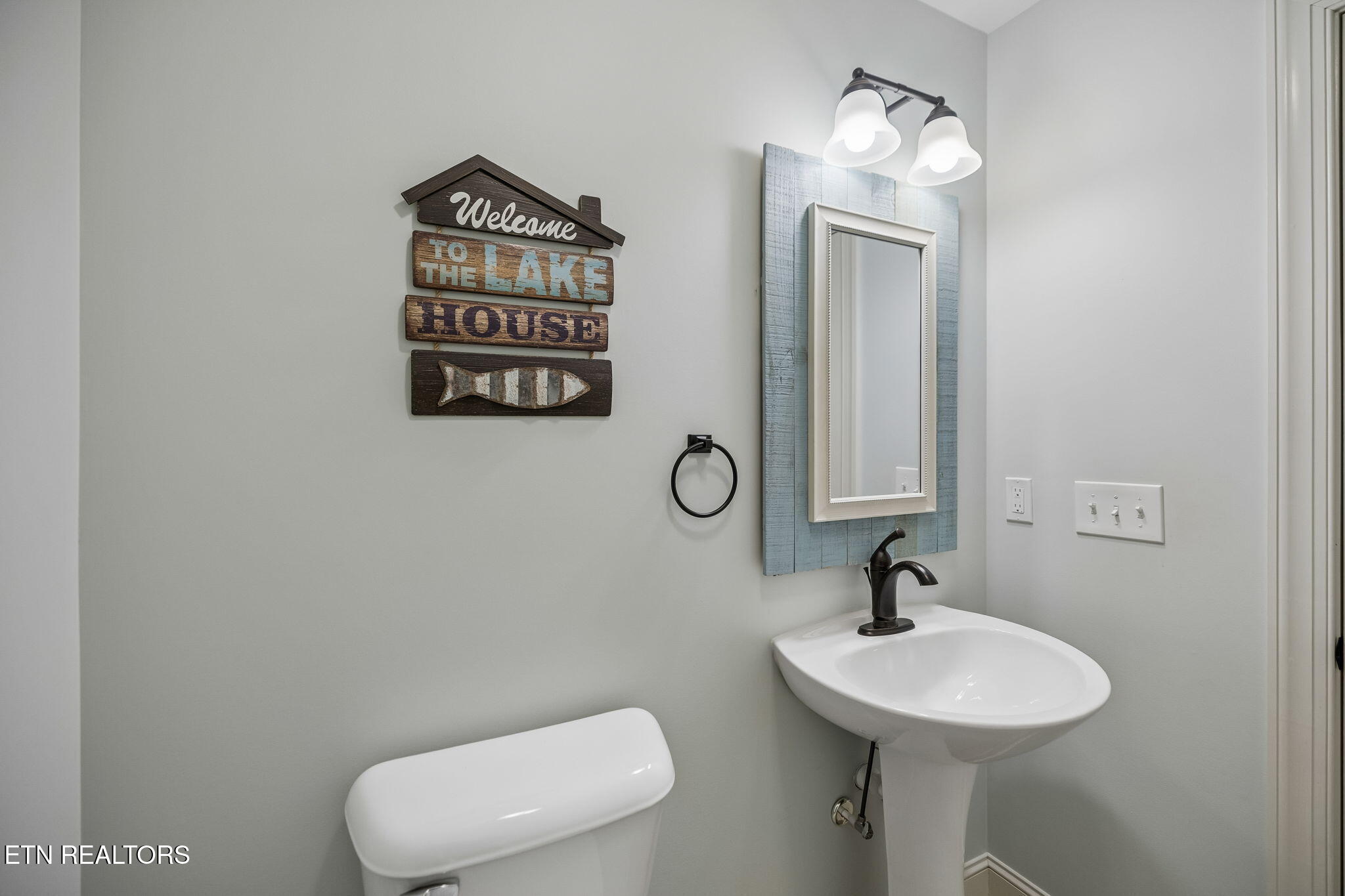 185 W Deer Village Lane Lafollette TN 37766