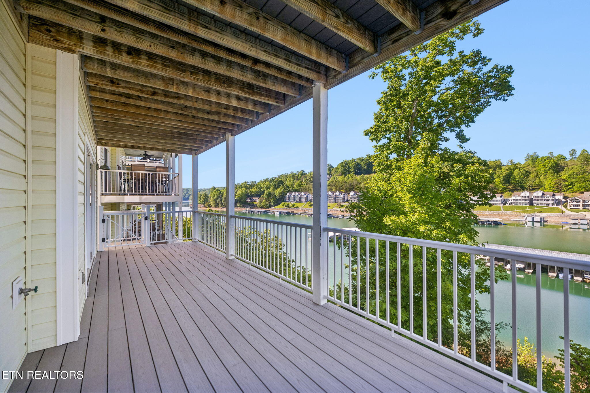 185 W Deer Village Lane Lafollette TN 37766
