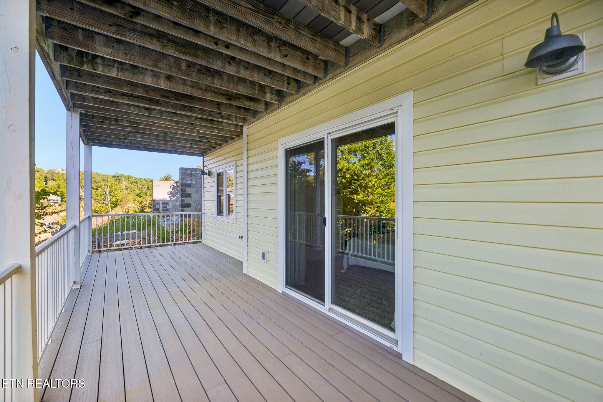 185 W Deer Village Lane Lafollette TN 37766
