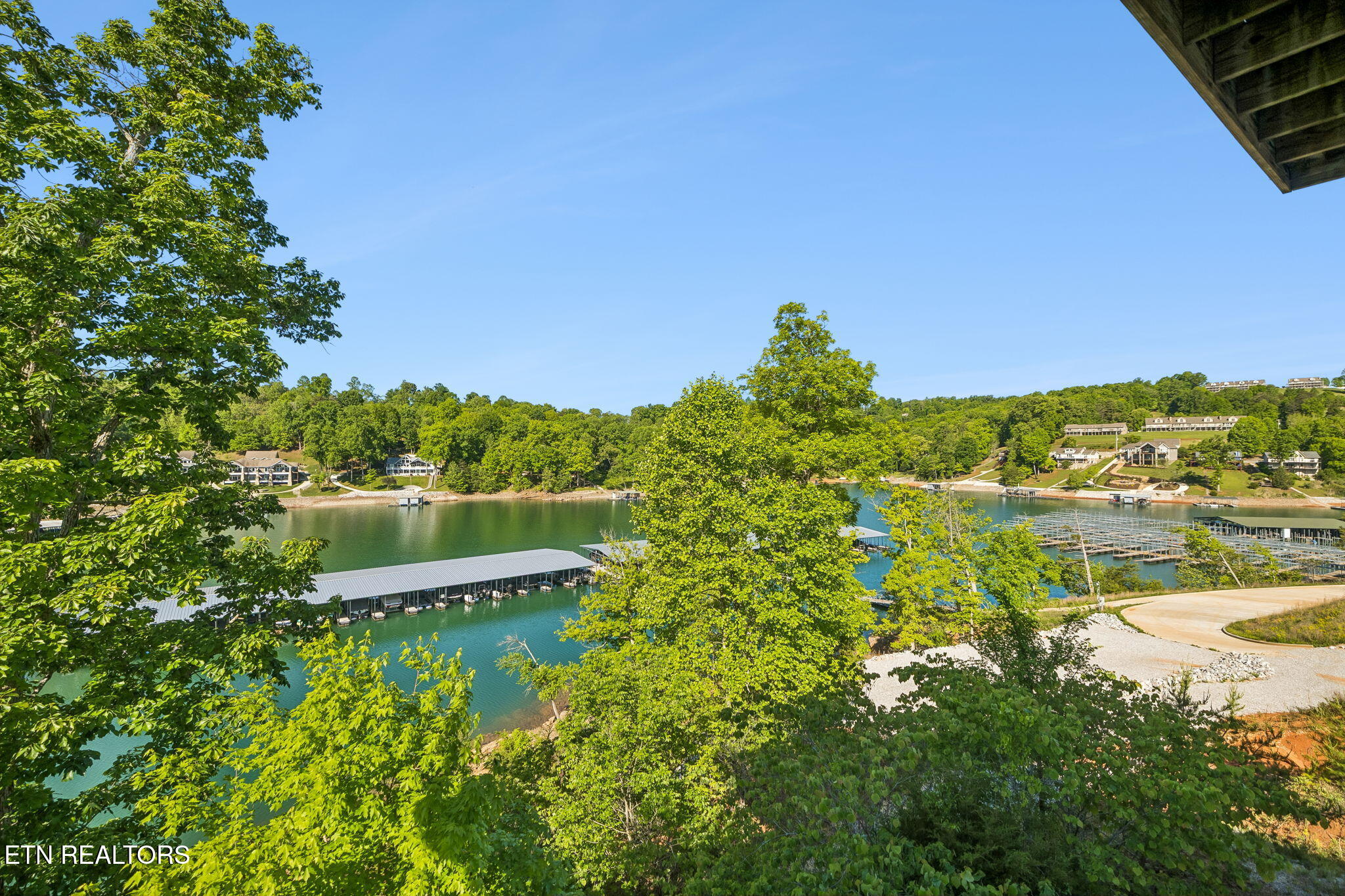 185 W Deer Village Lane Lafollette TN 37766