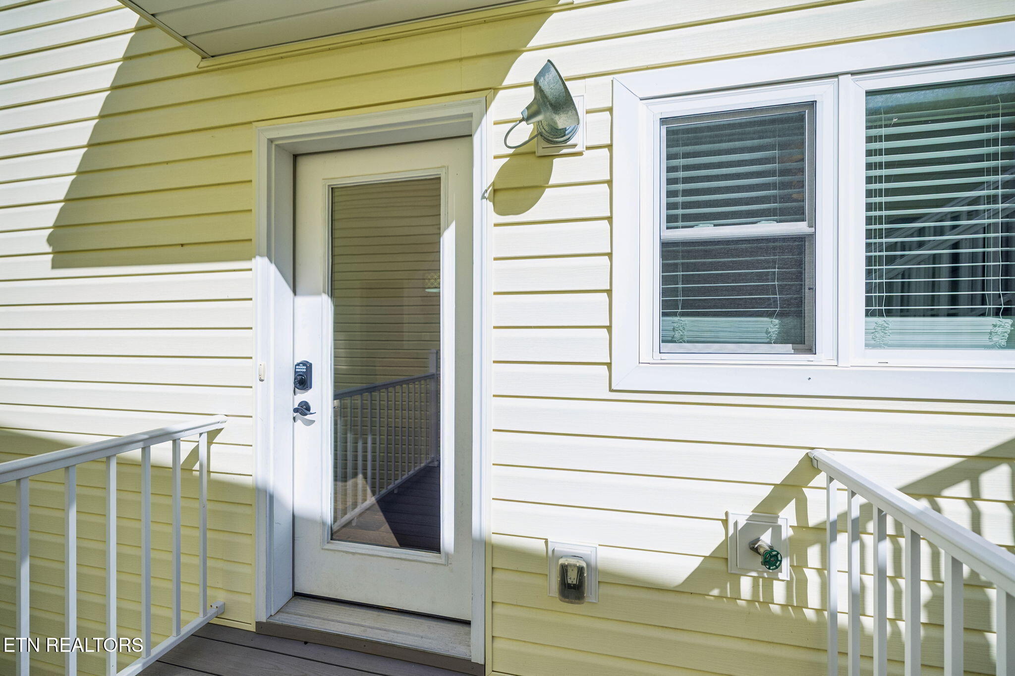 185 W Deer Village Lane Lafollette TN 37766