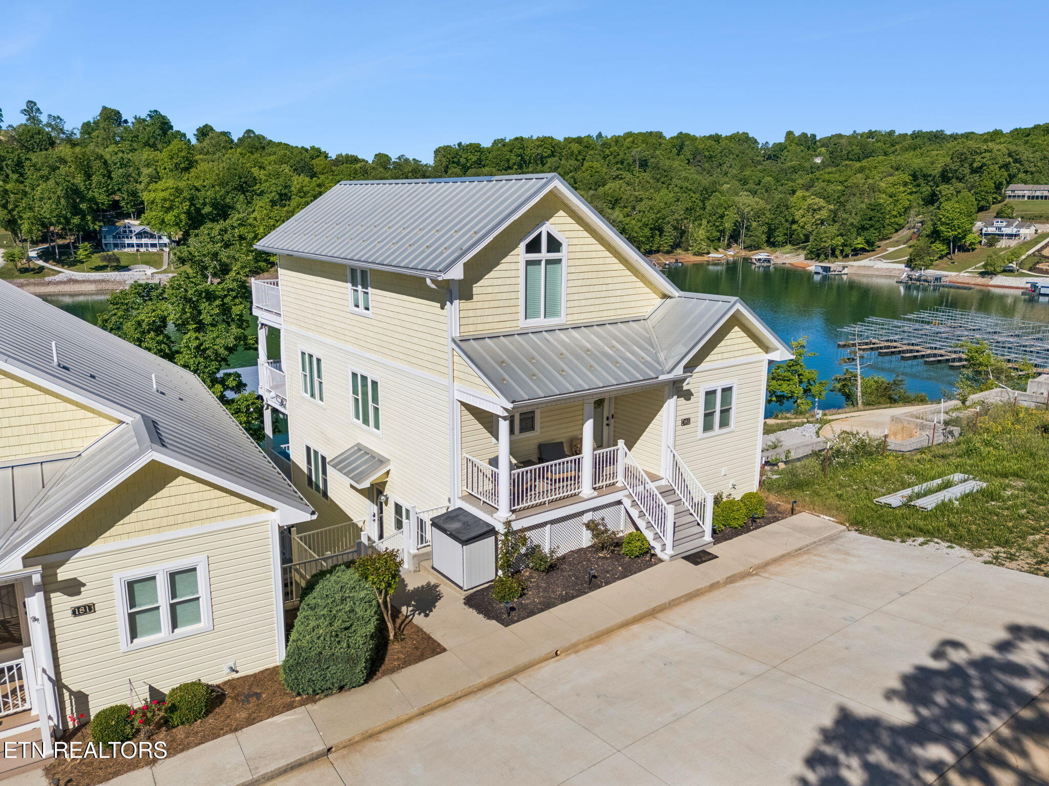 185 W Deer Village Lane Lafollette TN 37766