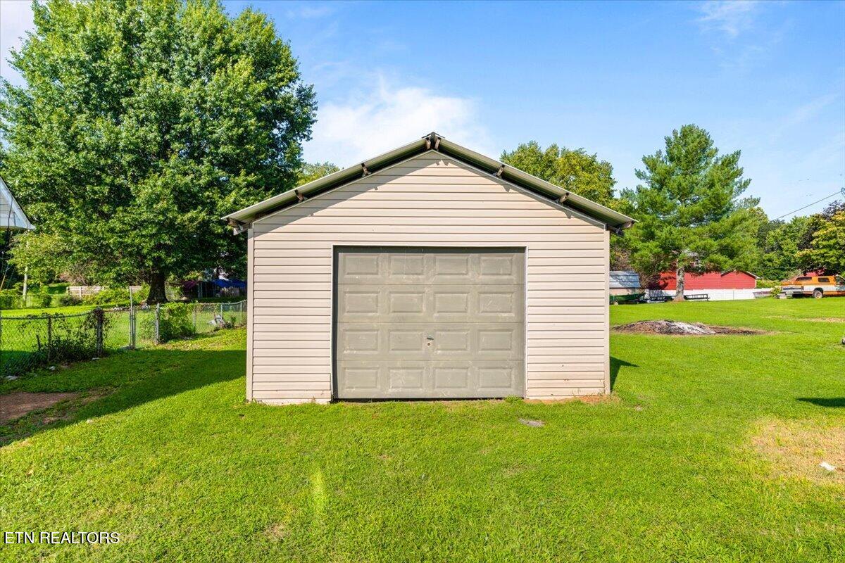 356 Elkins Road Jacksboro TN 37757
