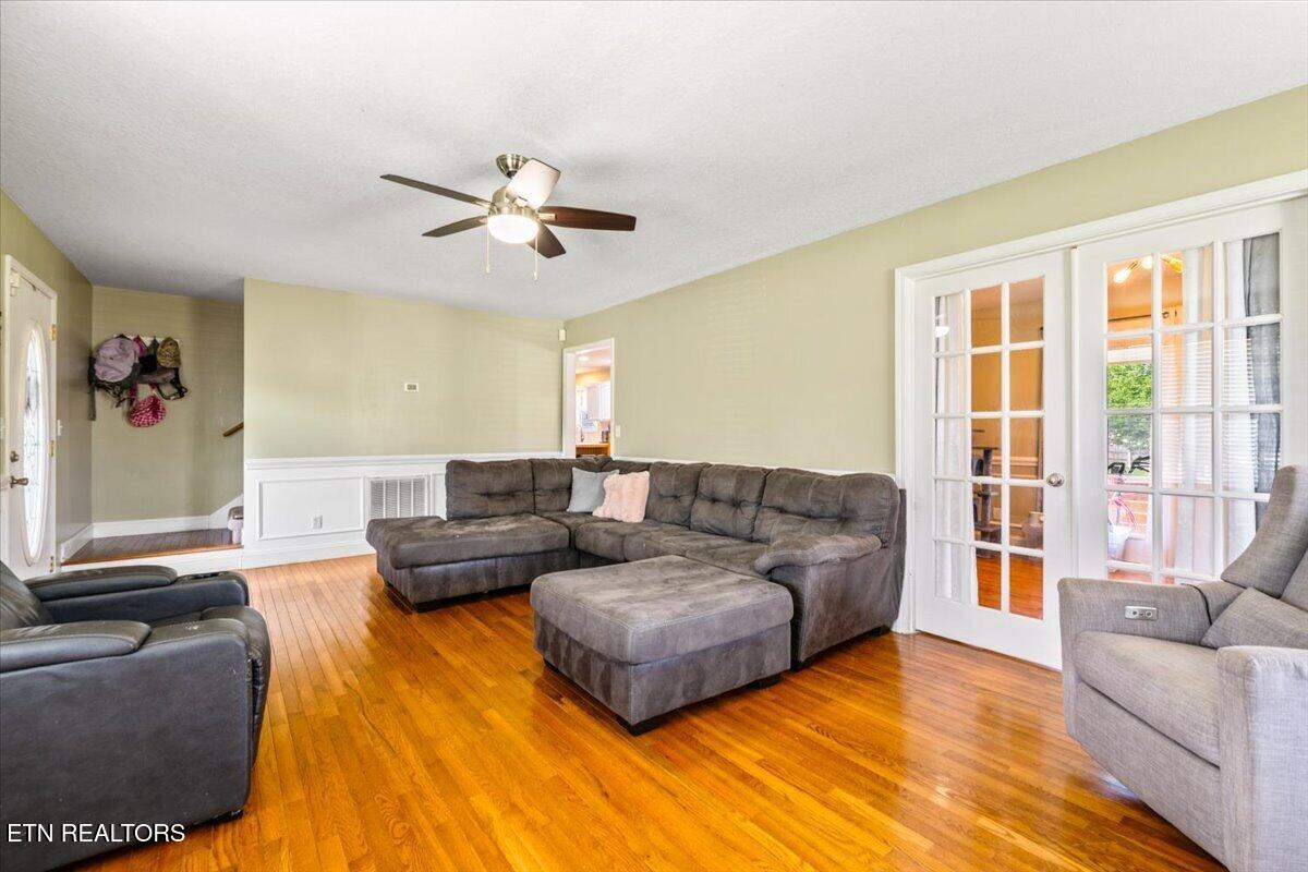 356 Elkins Road Jacksboro TN 37757