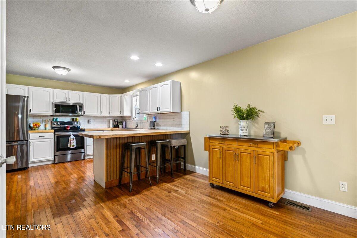 356 Elkins Road Jacksboro TN 37757