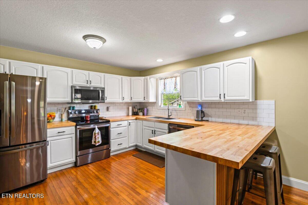 356 Elkins Road Jacksboro TN 37757