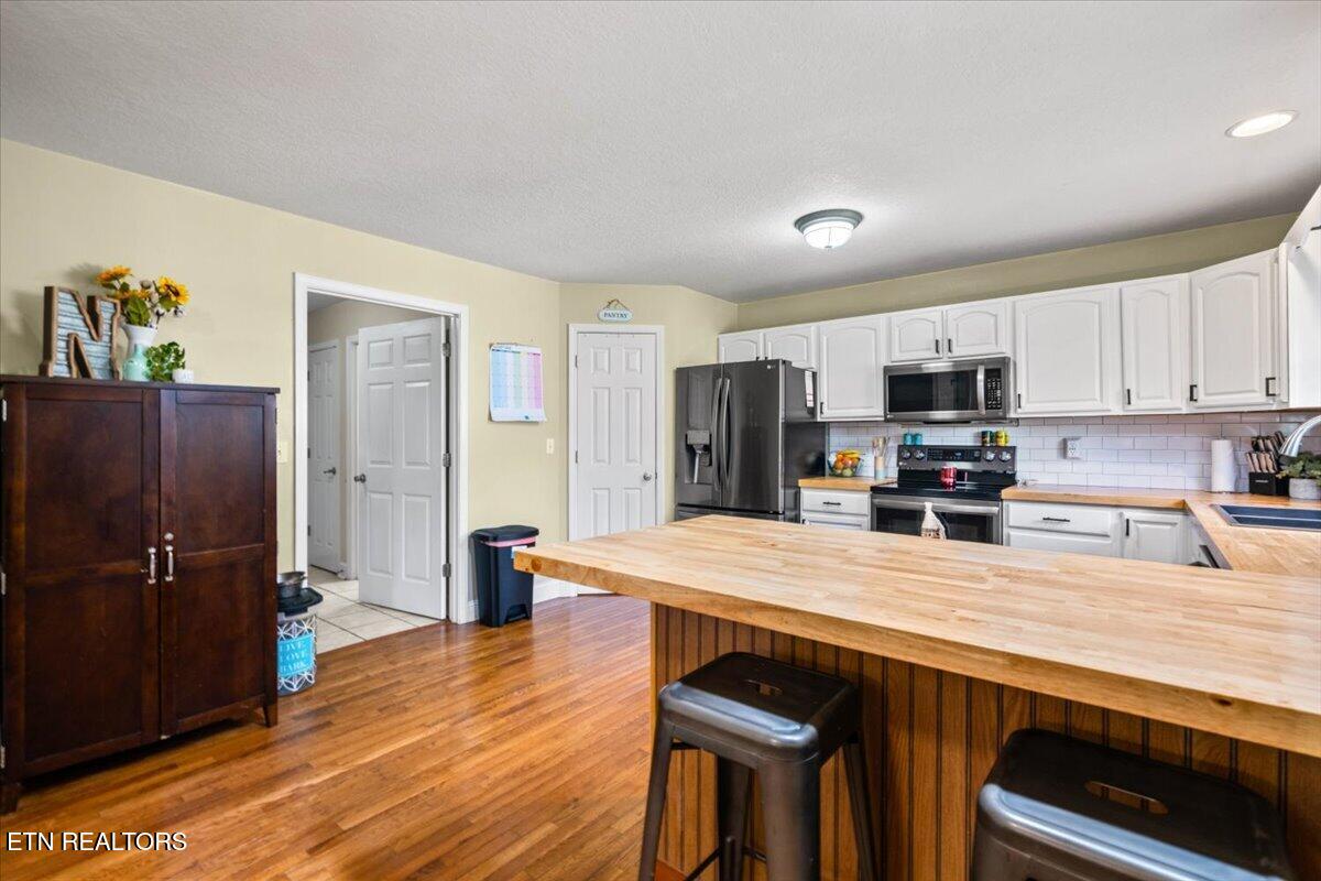 356 Elkins Road Jacksboro TN 37757