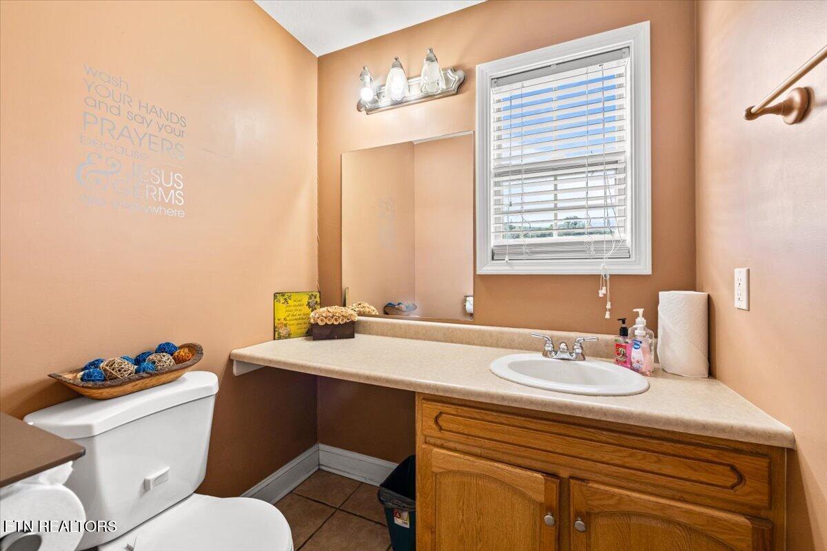 356 Elkins Road Jacksboro TN 37757