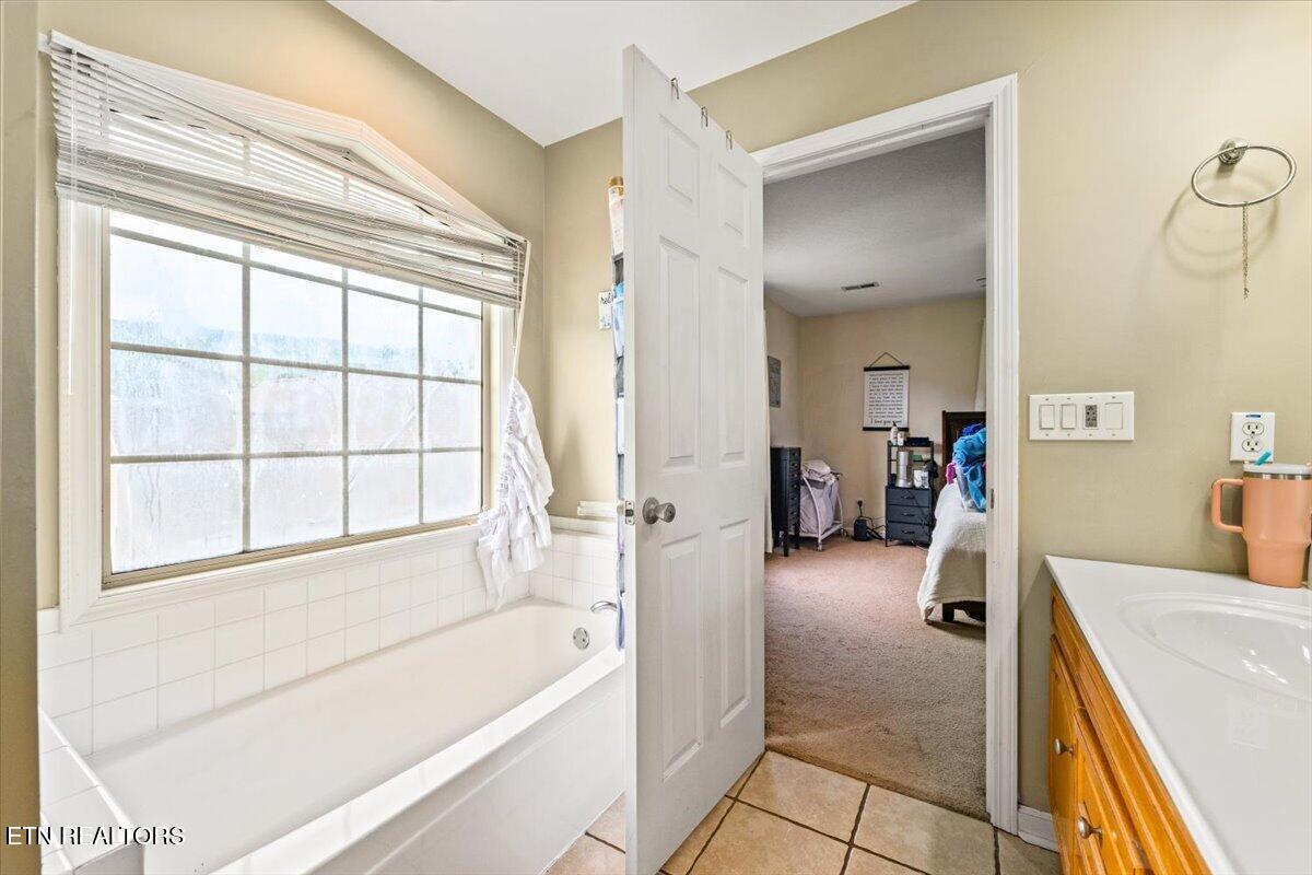 356 Elkins Road Jacksboro TN 37757