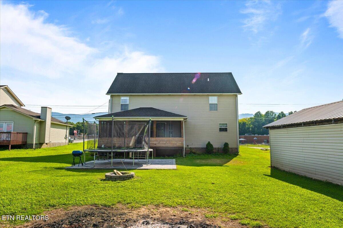 356 Elkins Road Jacksboro TN 37757