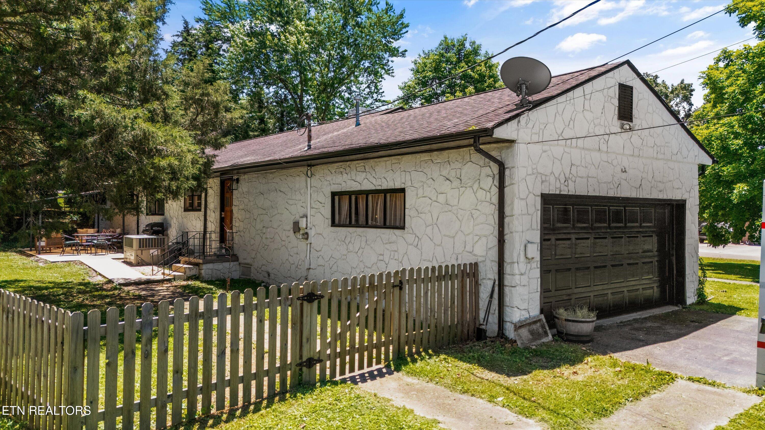 5220 NE Lavesta Road Knoxville TN 37918