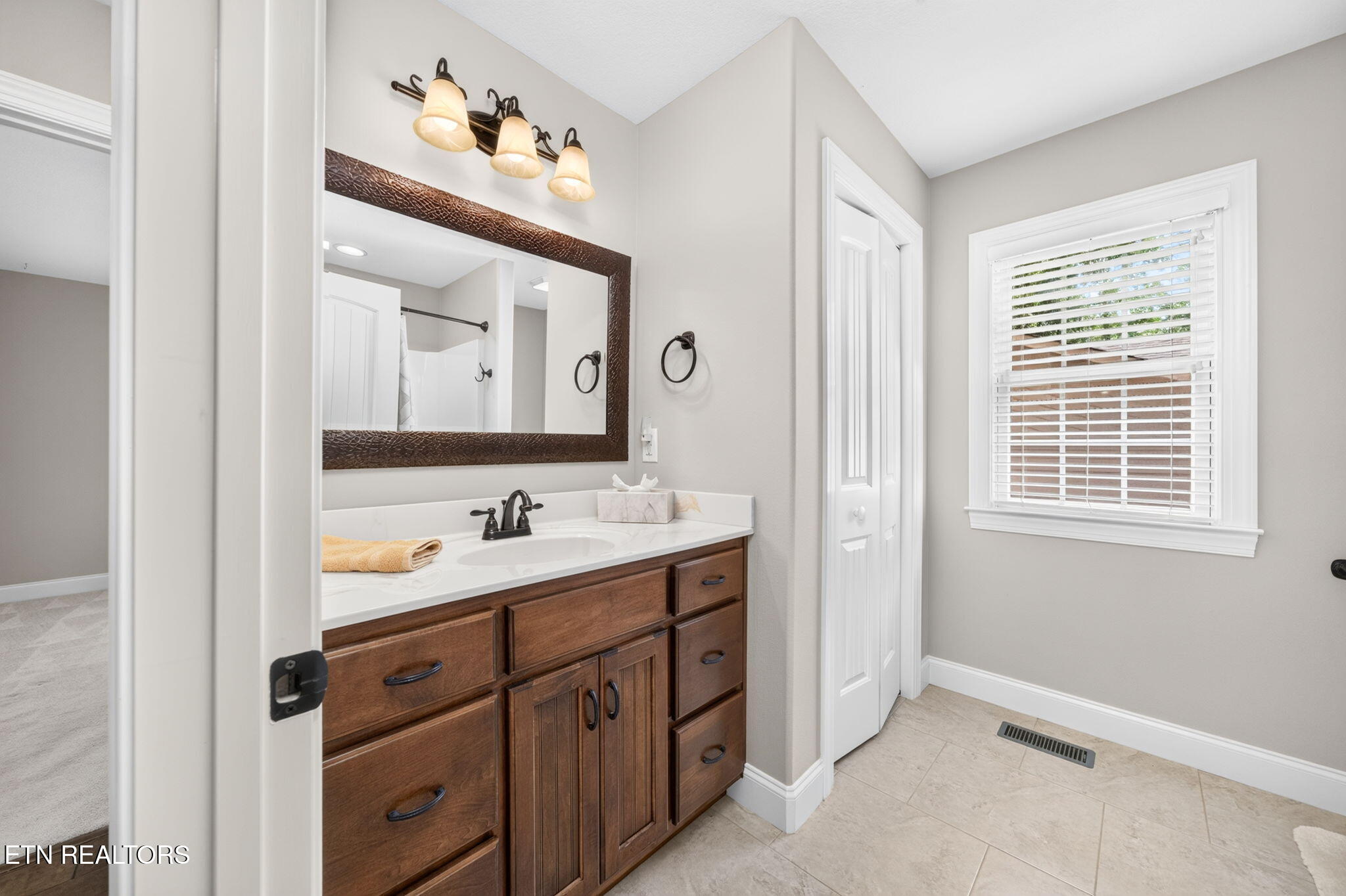 327 Beachwood Drive Crossville TN 38558