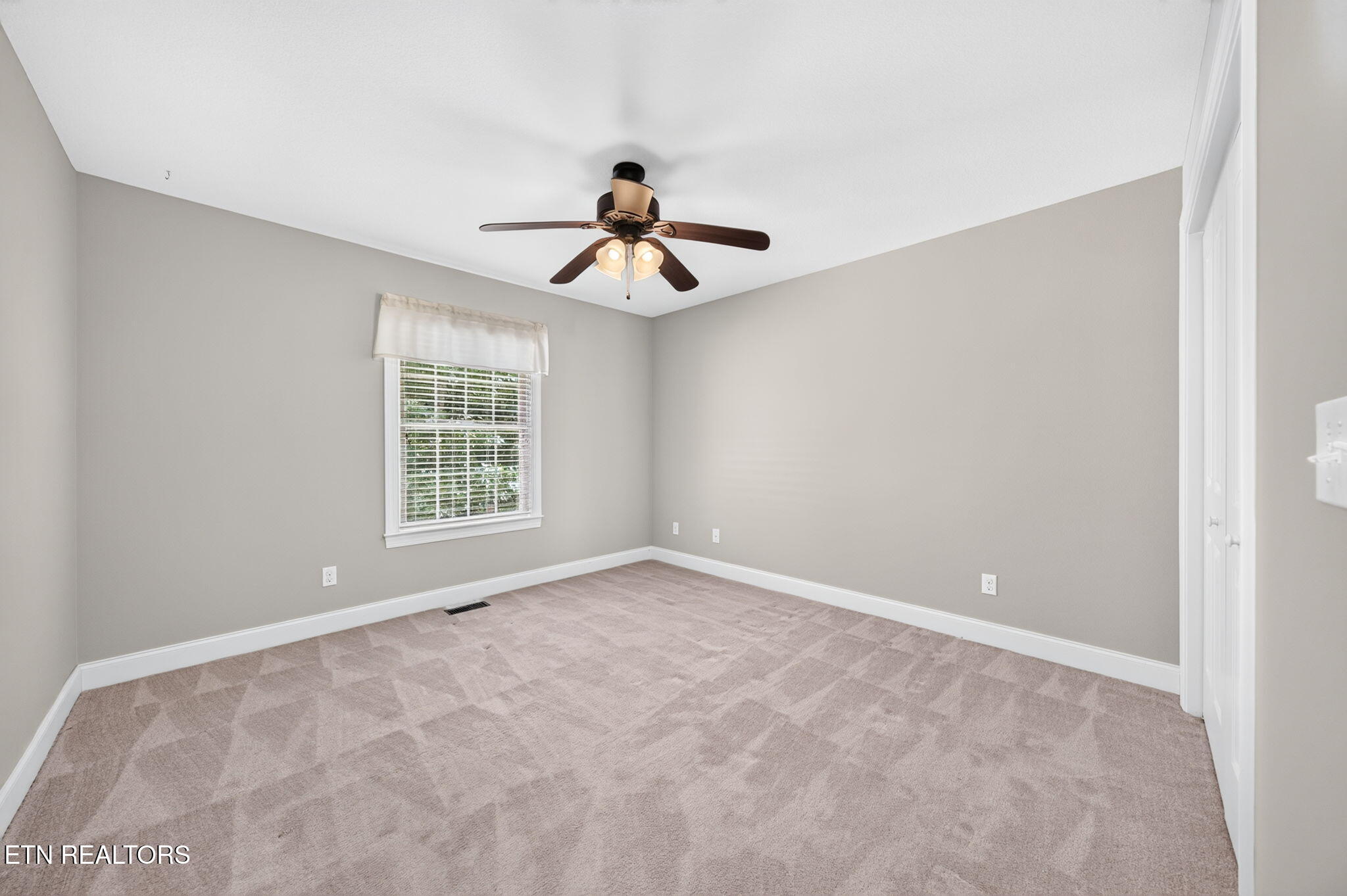 327 Beachwood Drive Crossville TN 38558