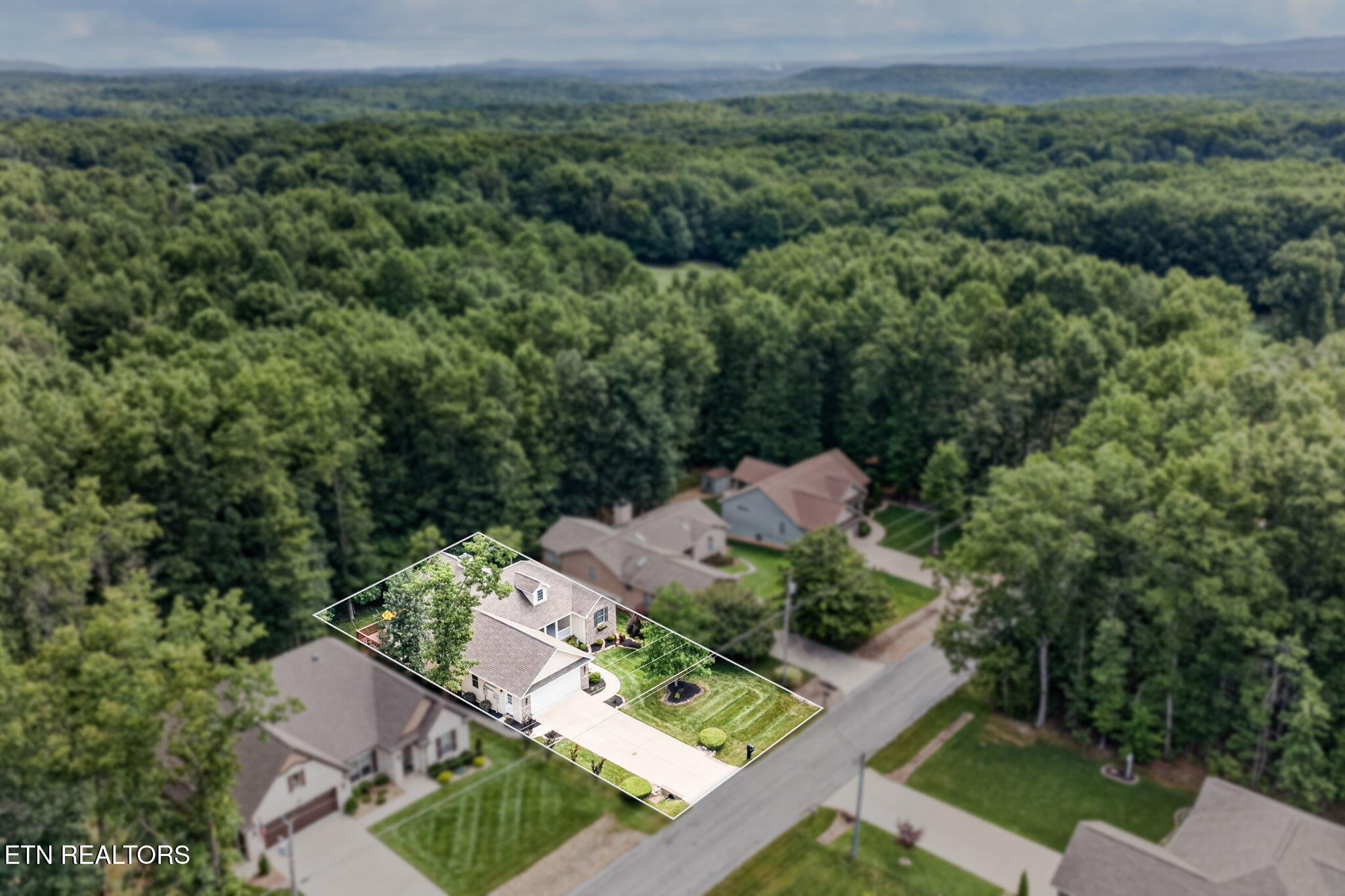 327 Beachwood Drive Crossville TN 38558