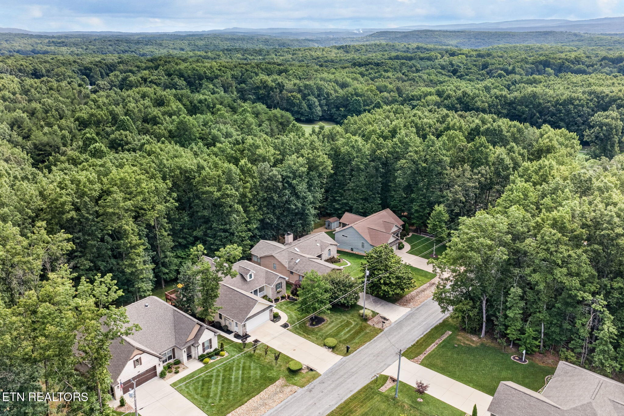 327 Beachwood Drive Crossville TN 38558