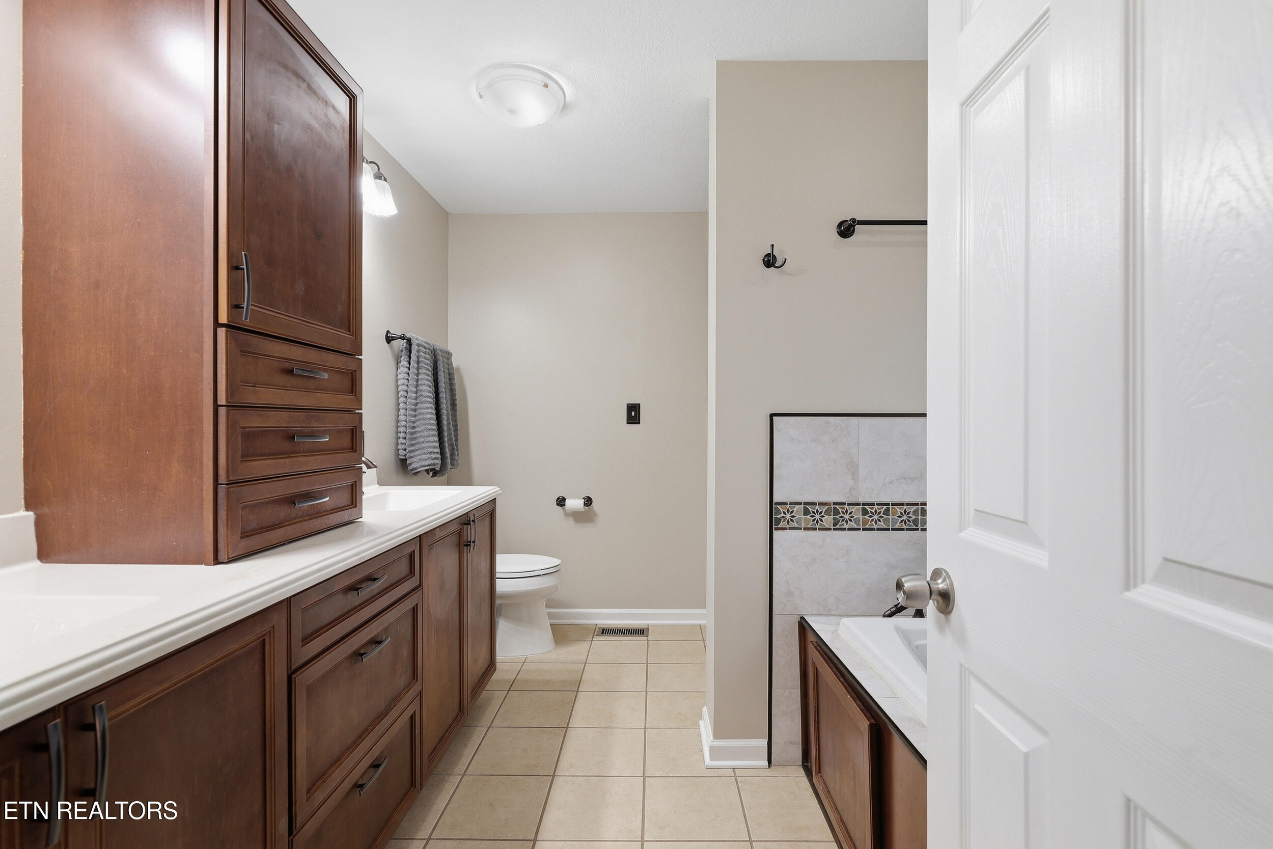 984 Mossy Grove Lane Maryville TN 37801