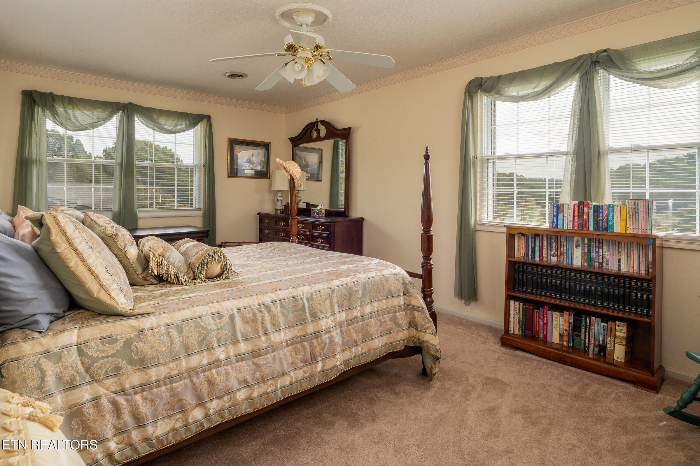 10134 El Pinar Drive Knoxville TN 37922