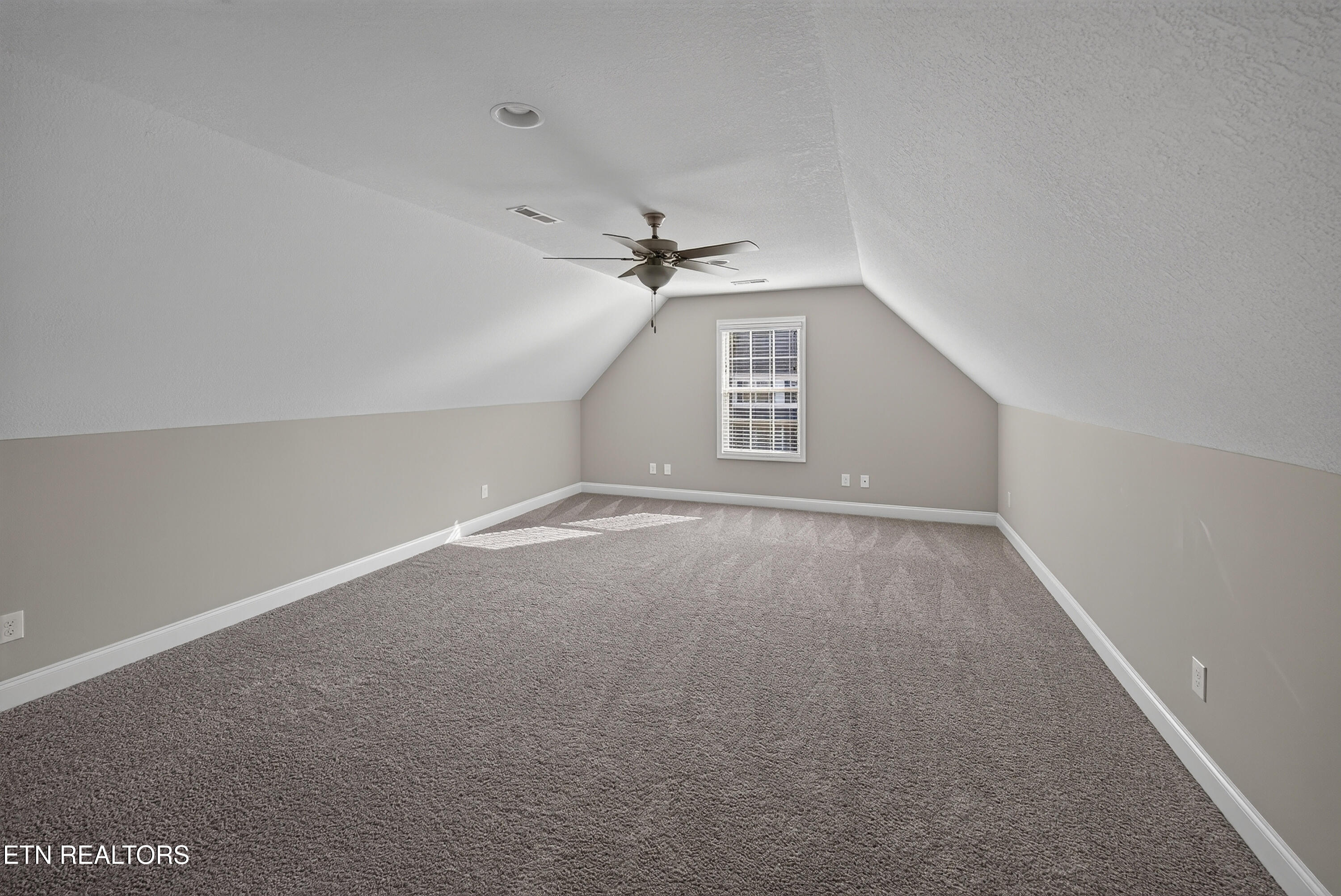 4852 Stoneyhurst Lane Knoxville TN 37918